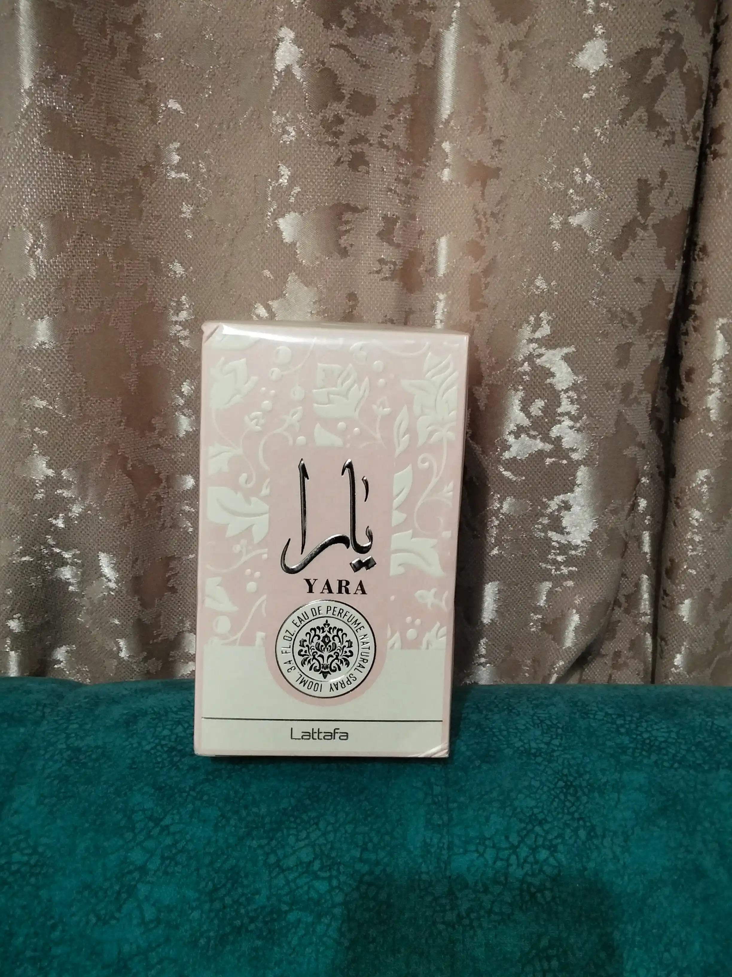 Ayollar uchun nafis, betakror, bahor iforli  Lattafa YARA atiri, 100 ml