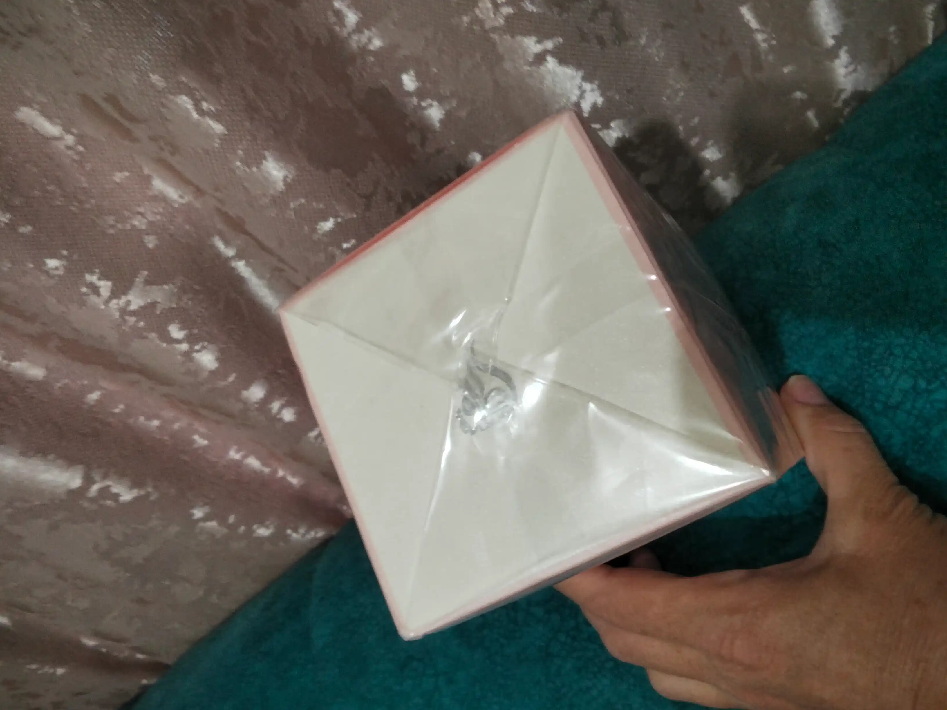 Ayollar uchun nafis, betakror, bahor iforli  Lattafa YARA atiri, 100 ml