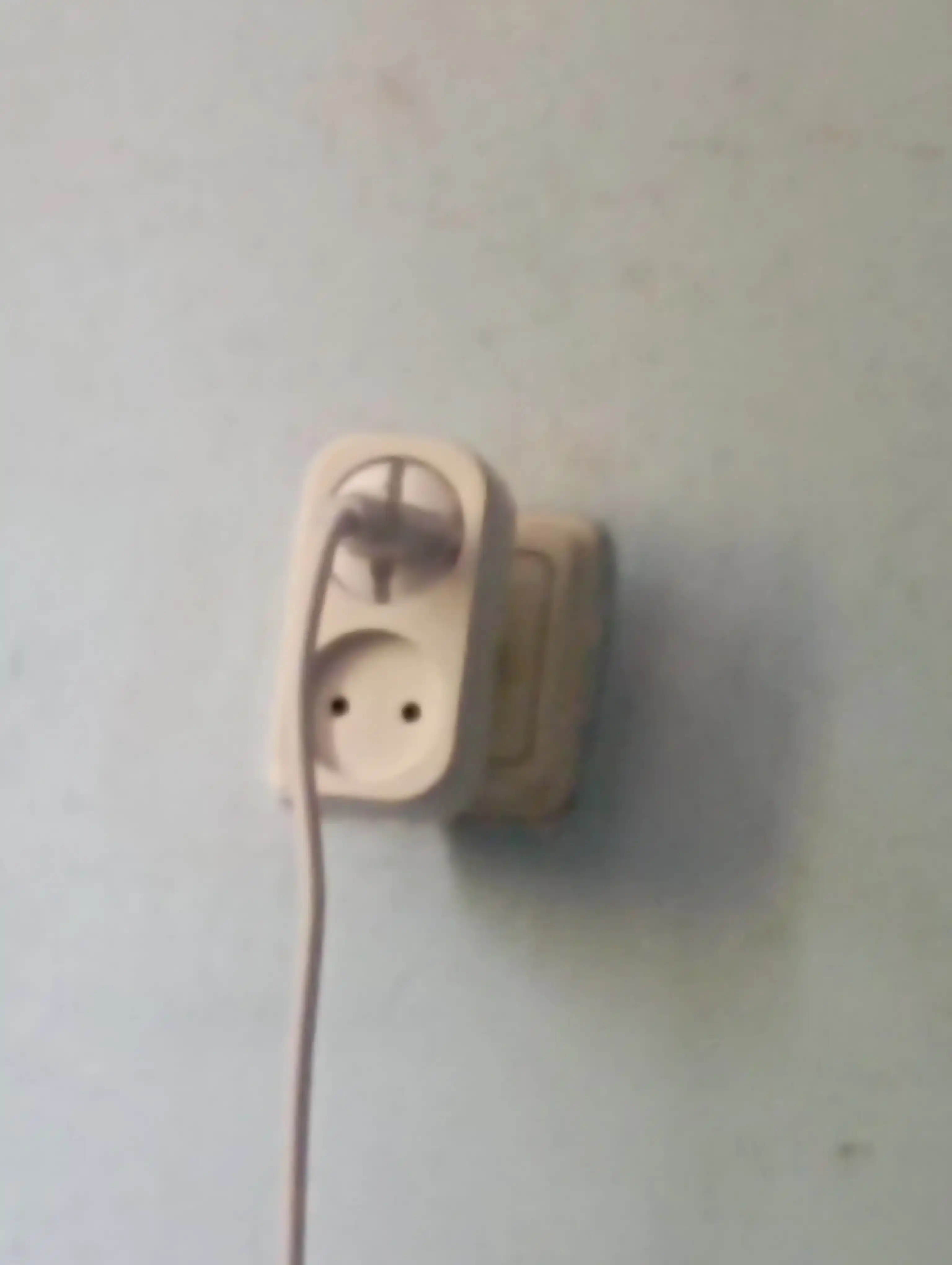 Troynik, perexodnik Beshr, 2/3 rozetka, maxkam korpus, evrovilka, zazemleniyasiz, adapter