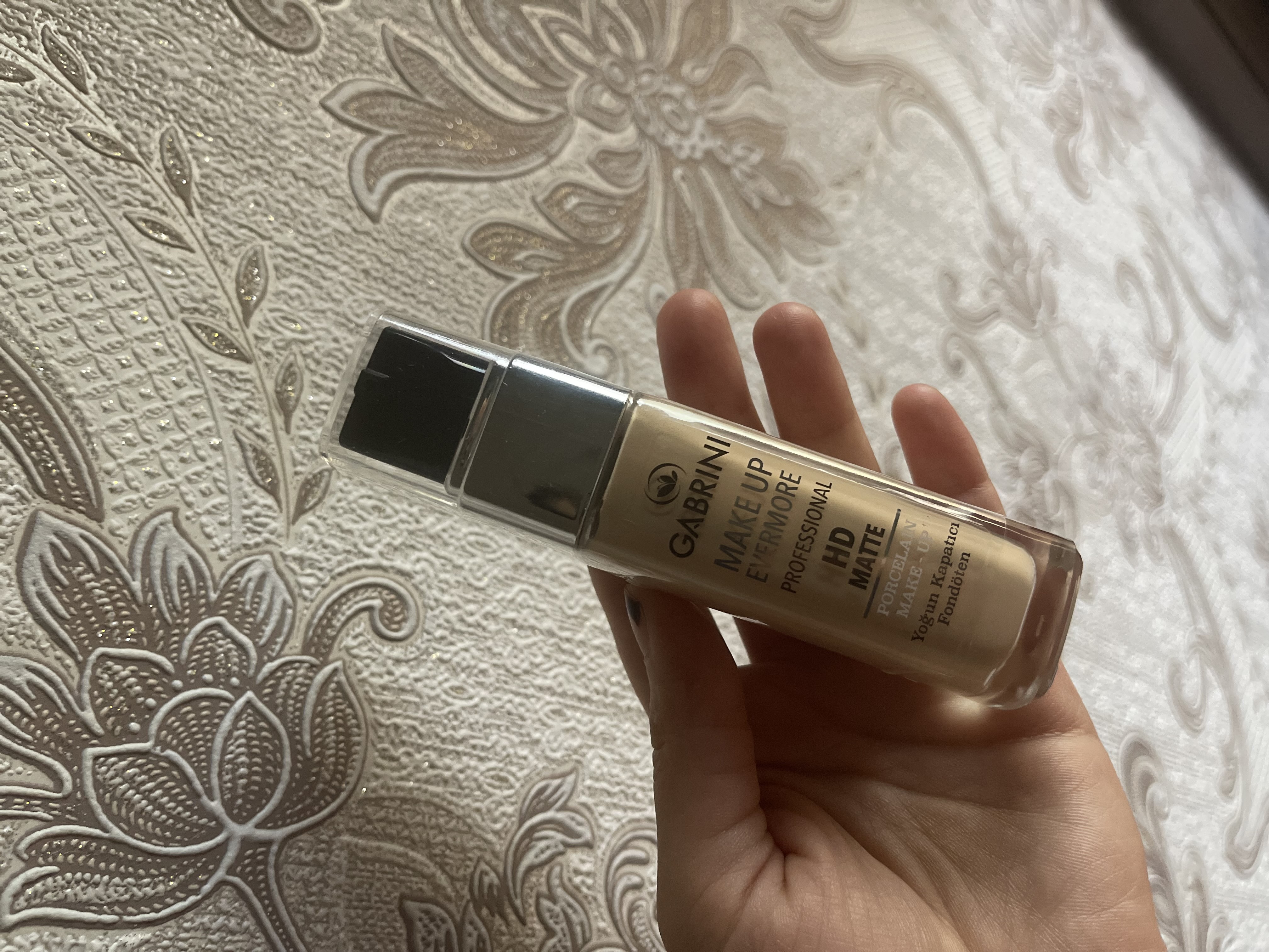 Ayollar kosmetikasi, mat tonal krem, yuz uchun tonal krem, Gabrini tonal krem matte foundation