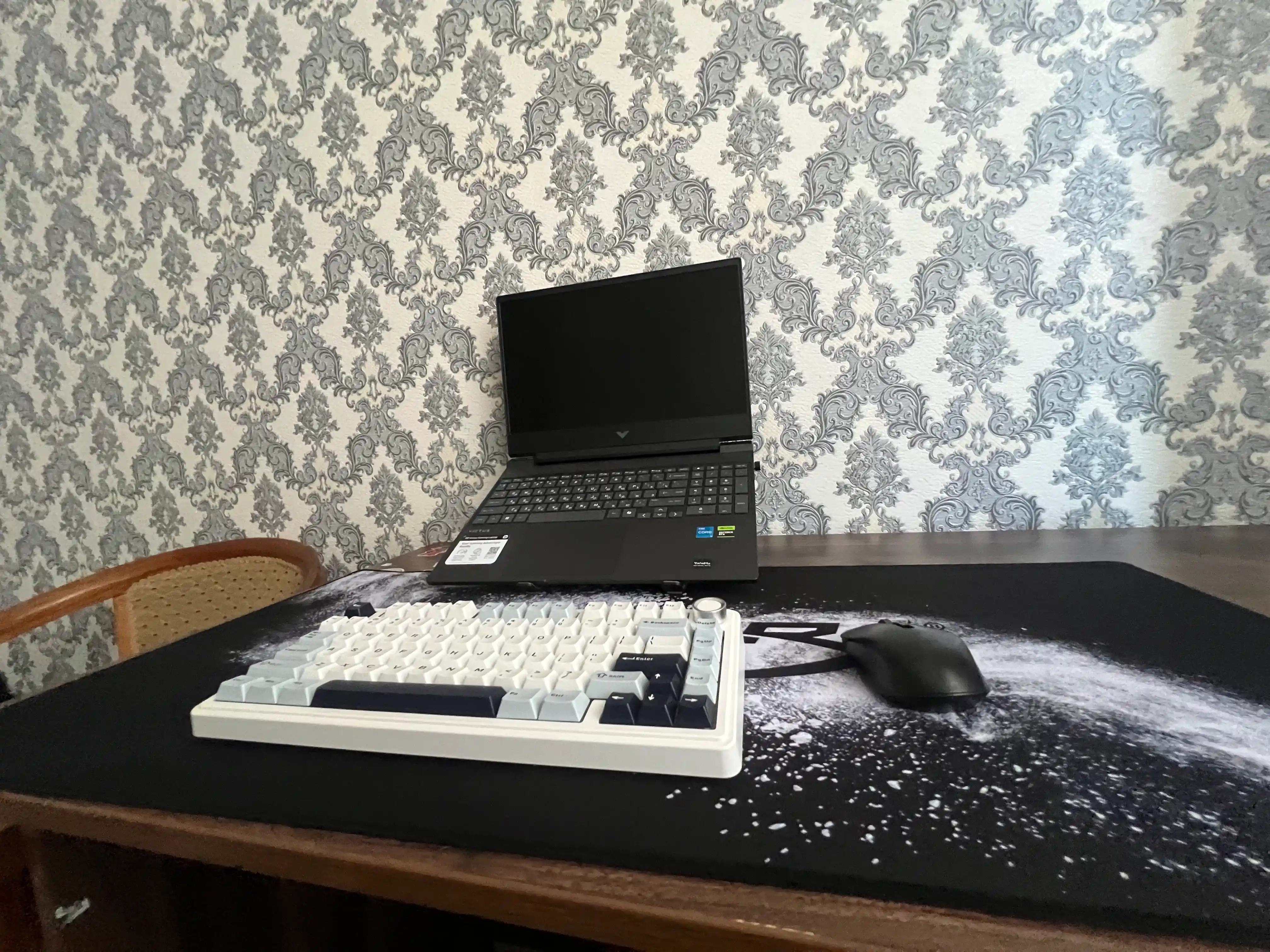 Noutbuk uchun taglik Sovutish, ergonomik dizayn, buklanadigan, sozlanadigan
