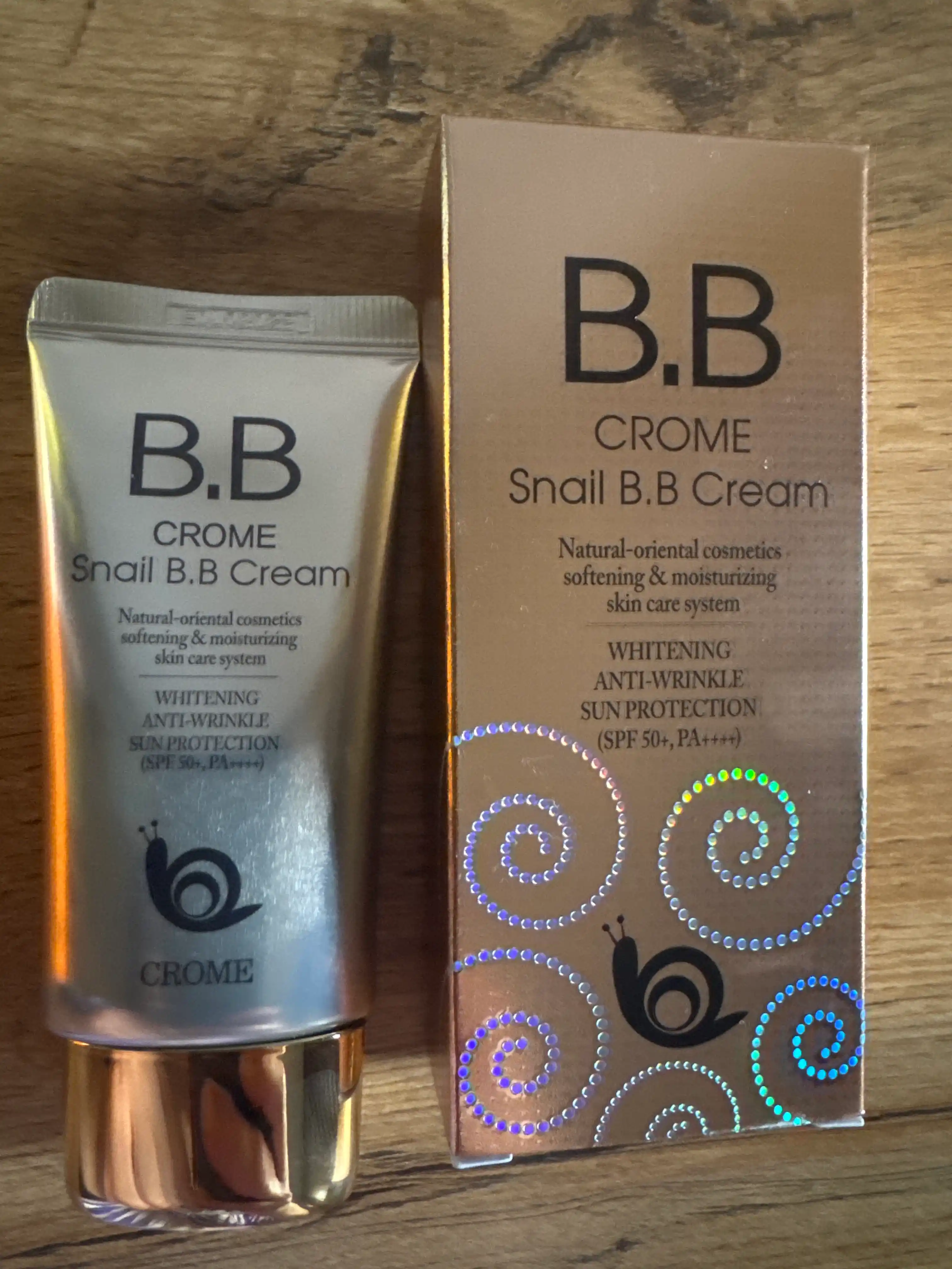 СROME SNAIL BB krem SPF50+ ko'p funksiyali oqartiruvchi tonal krem, ulitkali koreyskiy