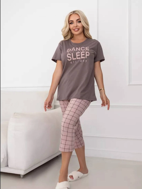 Ayollar pijama, shim va futbolkasi