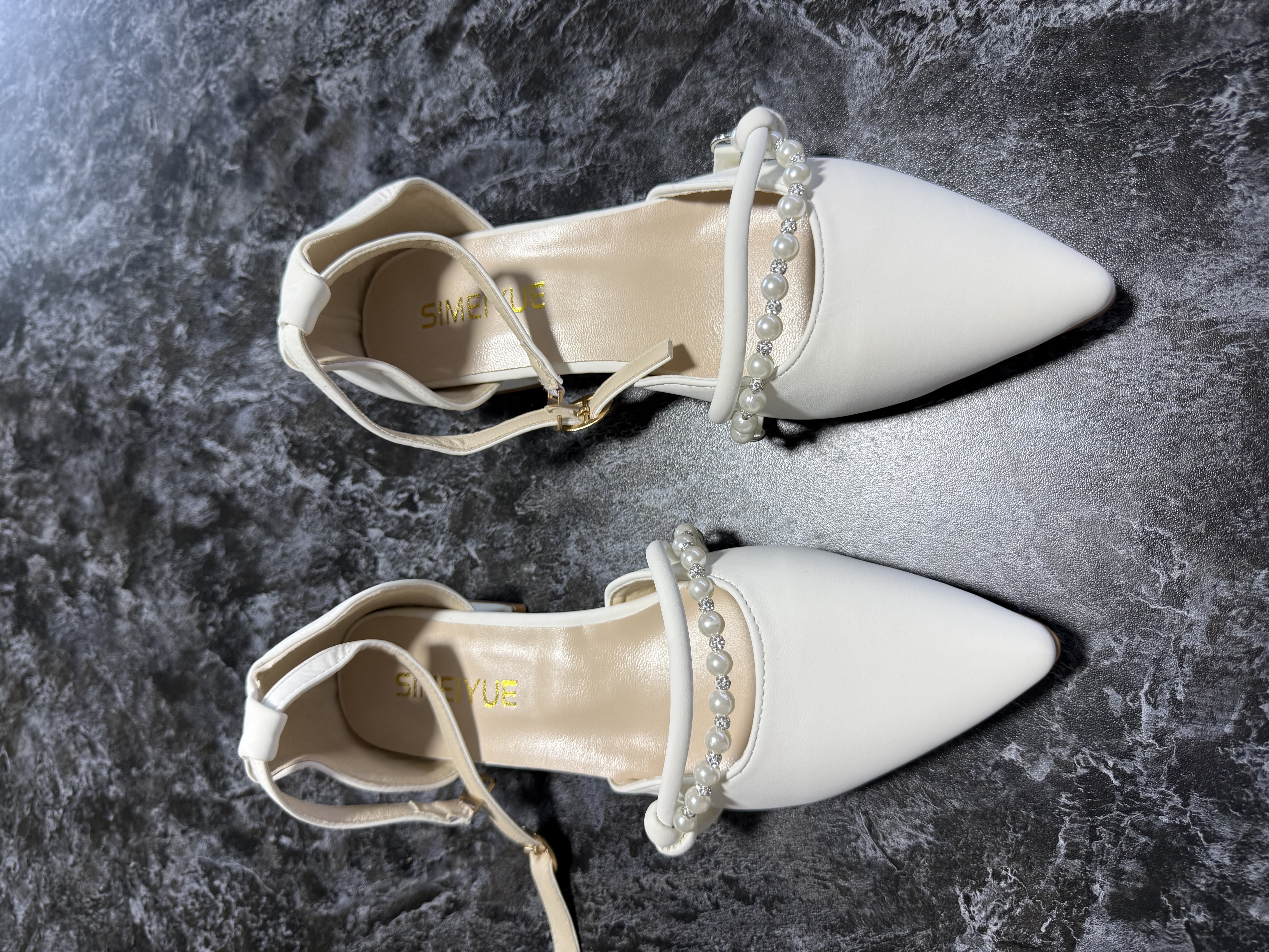 Женские туфли с острым носом, с жемчугом, на низком каблуке, модель slingback