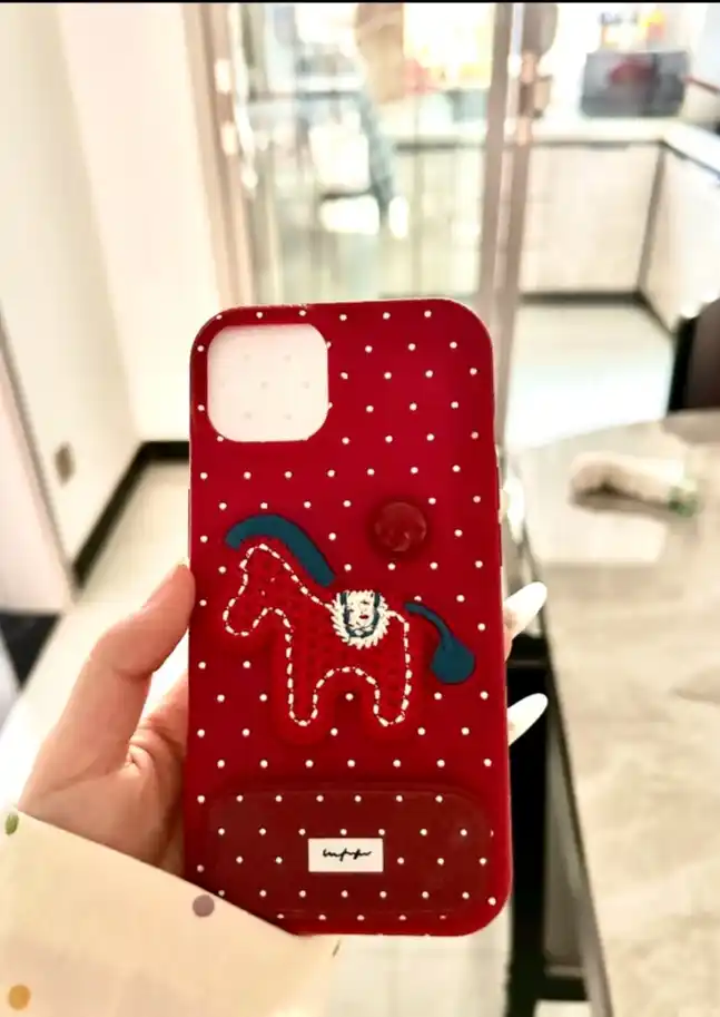 IPhone 13, 14, 15, 16, 17 Pro, Pro Max uchun g‘ilofi