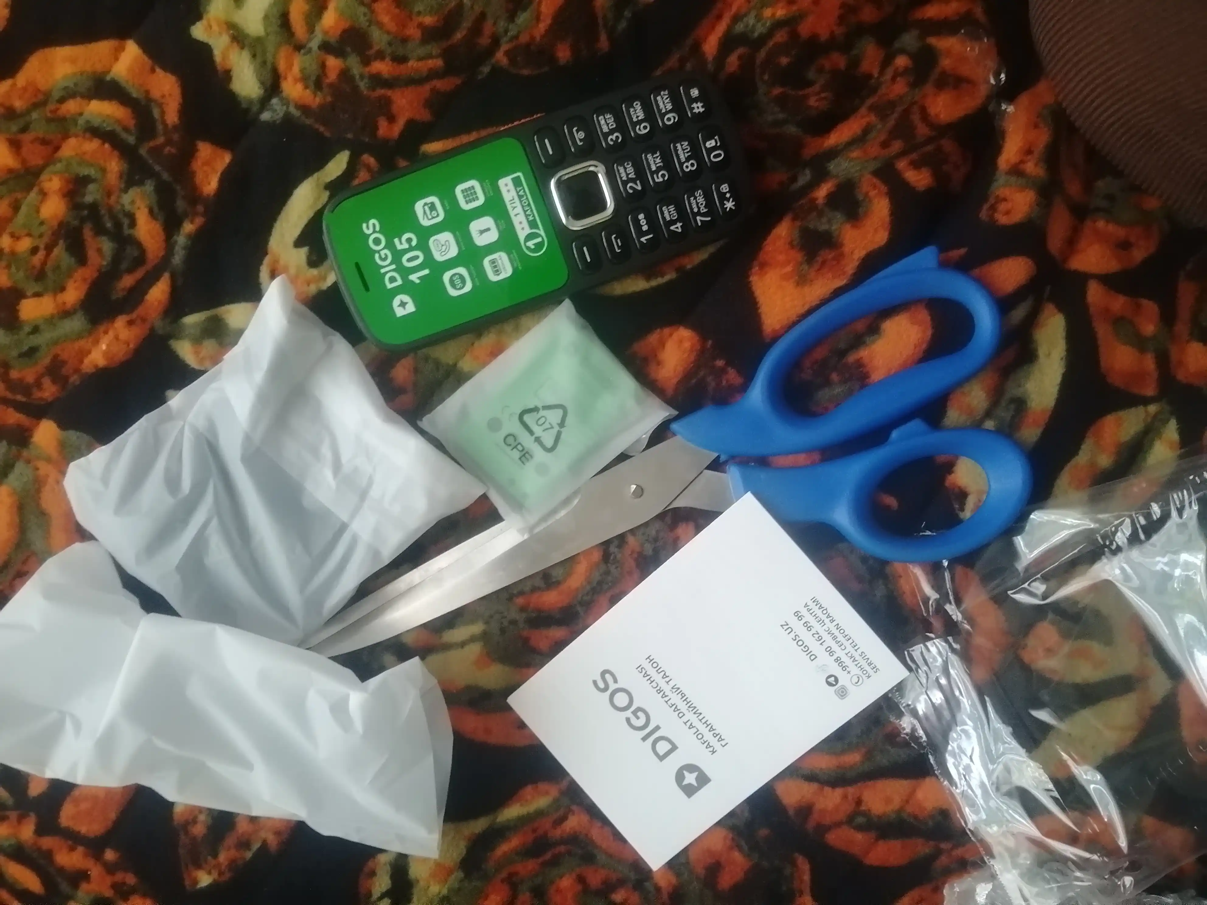 Mobil telefon Digos 105, 2 sim karta Imei dan otgan. zarydakasi bor. Batarey 1000mAs