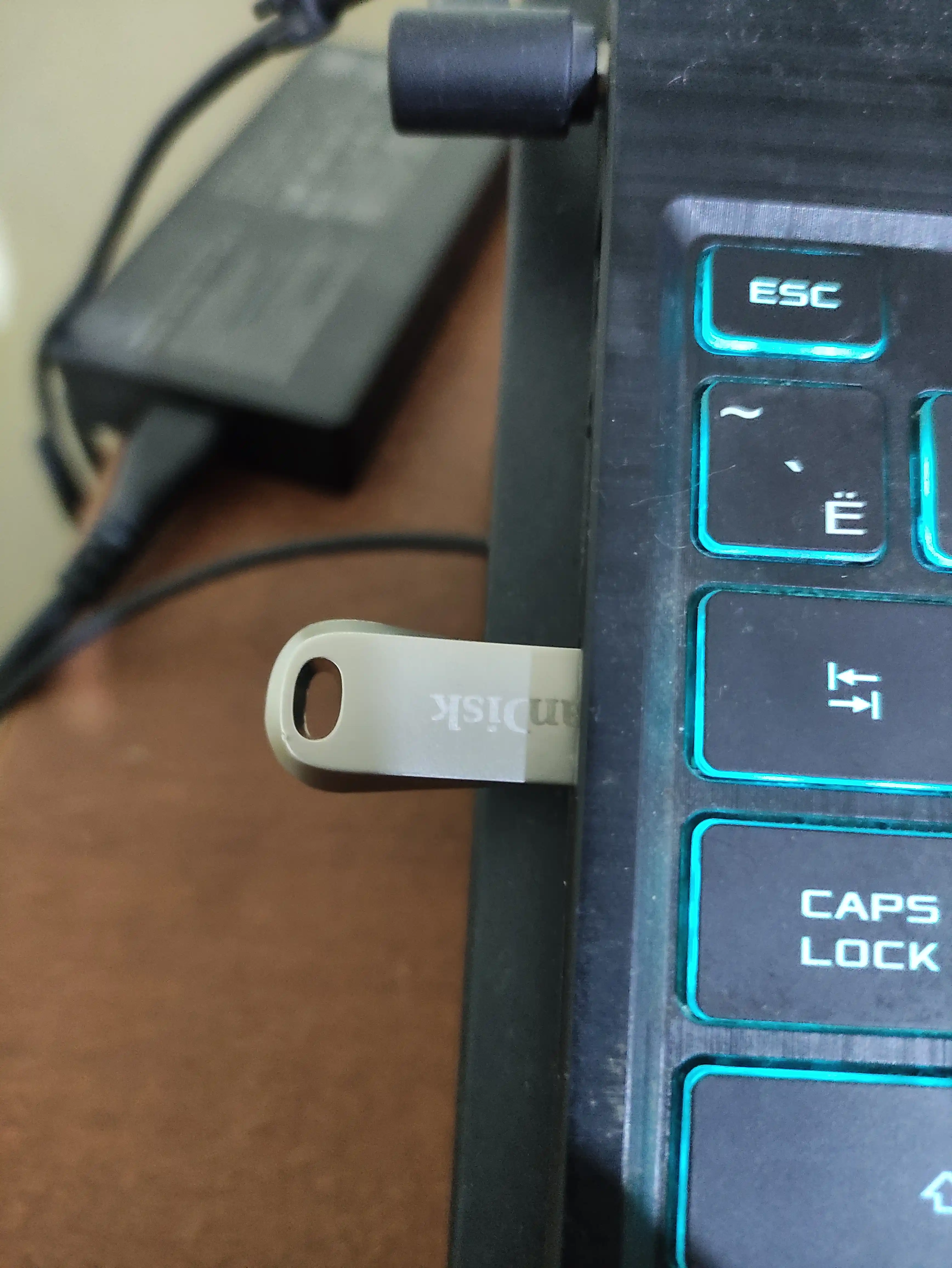 Fleshka USB, SanDisk 2 GB, 4 GB, 8 GB, 16 GB, 32 GB, 64 GB, 128 GB