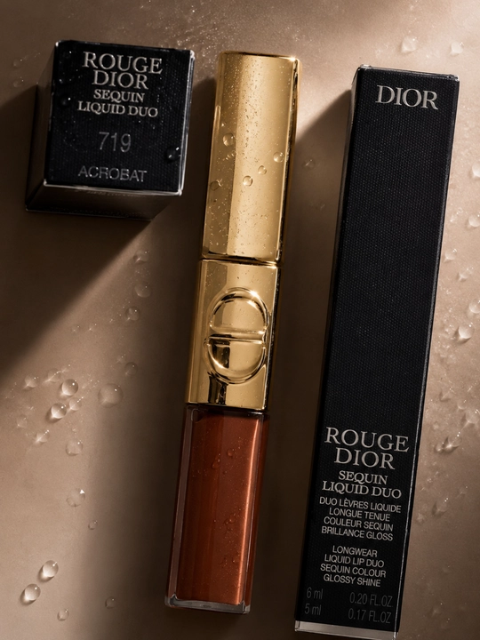Nigohlarni tortuvchi lab yaltirog`i Dior Gloss Duo 719 Acrobat – yorqinlik effekt