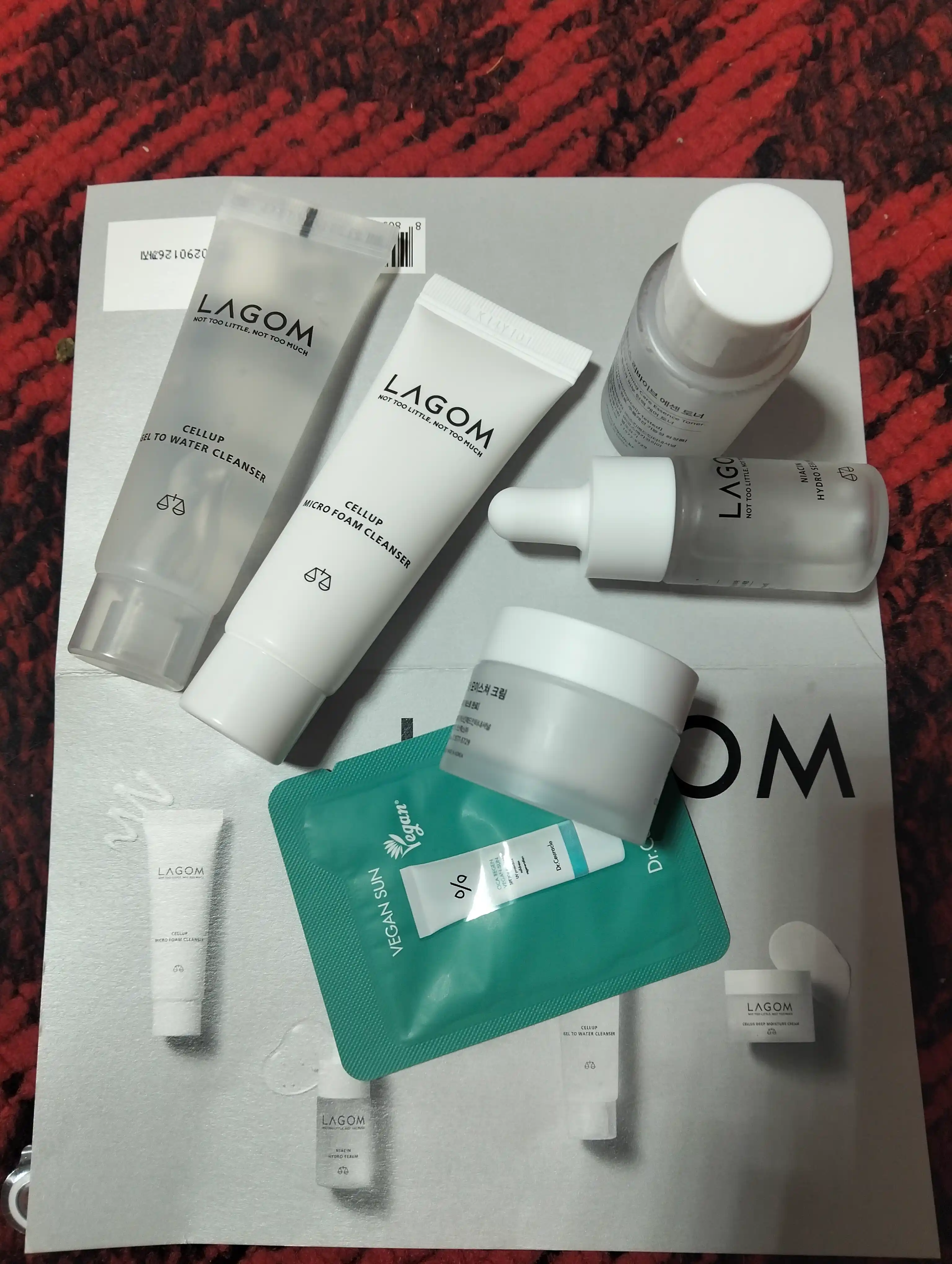 Lagom Travel Kit набор миниатюр для увлажнения кожи лица