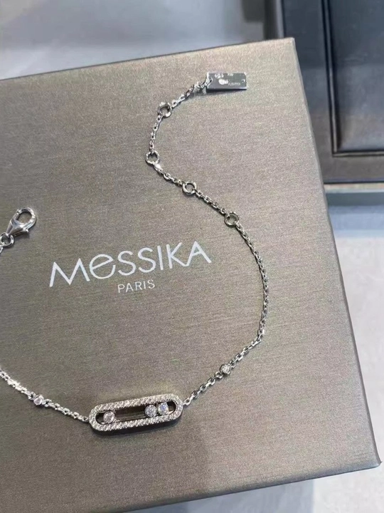 Женский браслет — в стиле Messika, не теряет цвет, долго сохраняет блеск