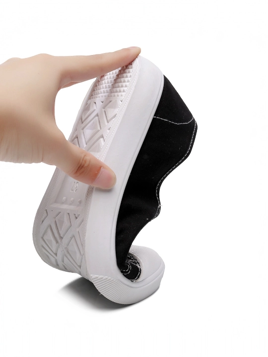 Ayollar krossovkalari, kedalar, 36-40 o'lchamda bahor, yoz, kuz uchun bir o'lchamga kichik