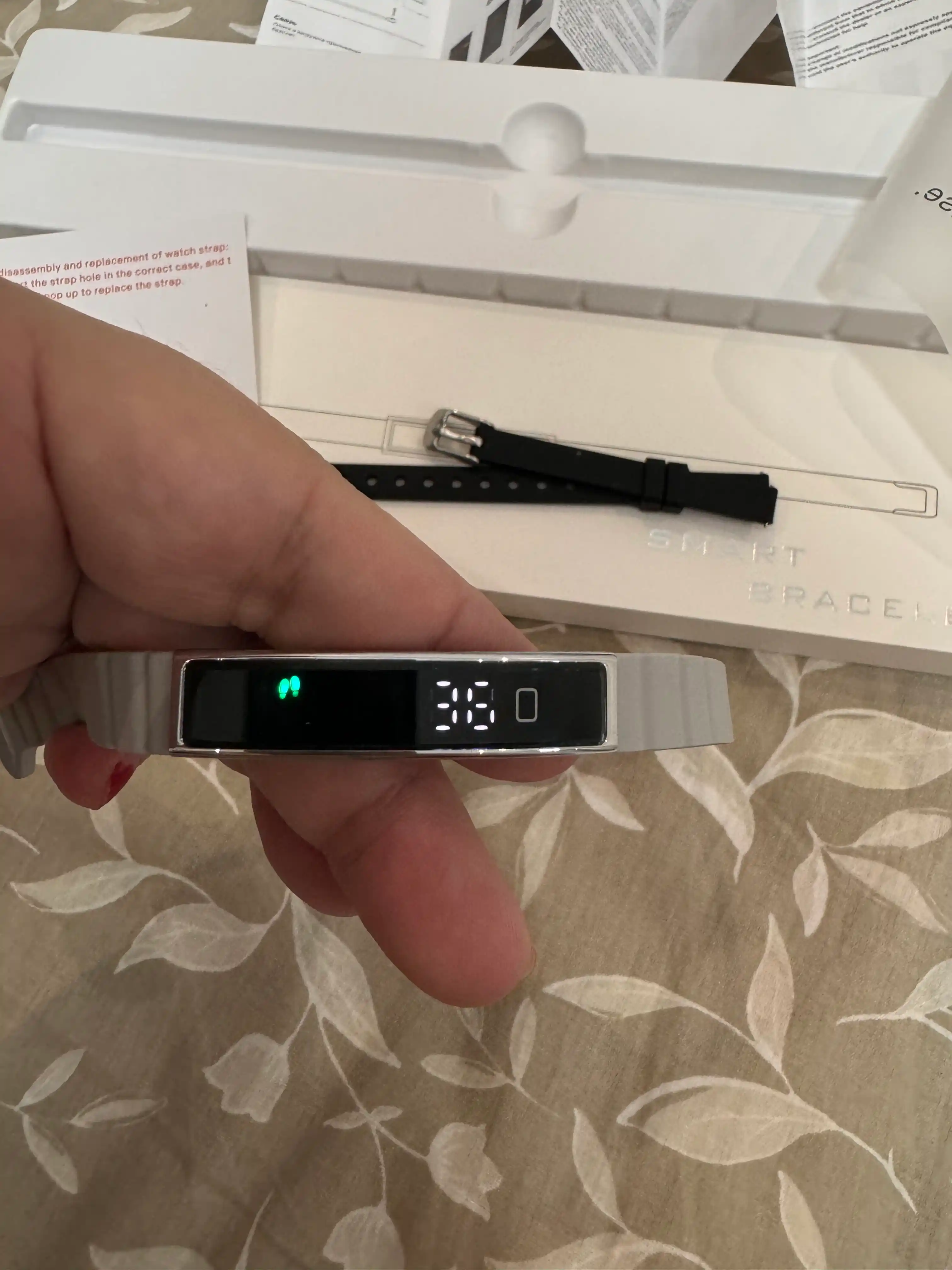 Aqlli braslet-soat, fitnes treker, pulsometr, uyqu monitoringi, 2 ta tasma