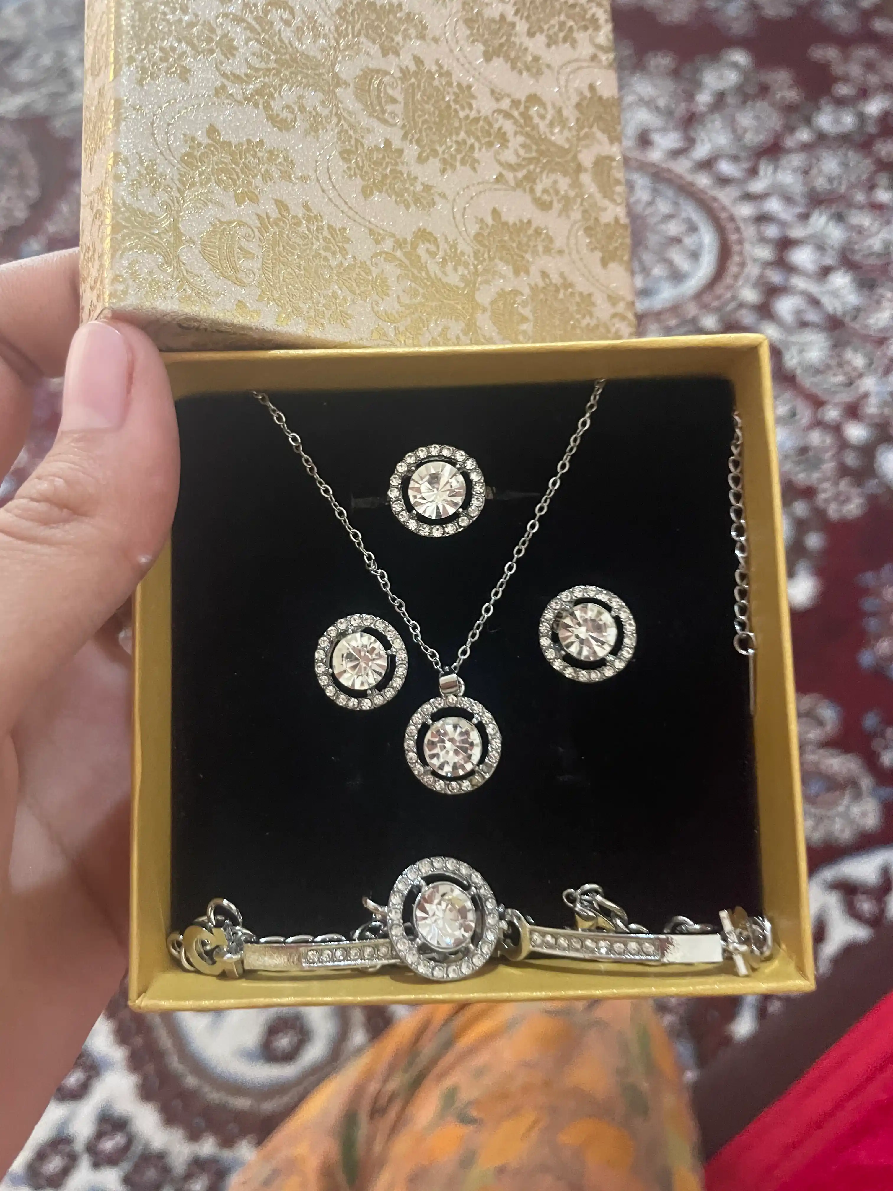Ayollar taqinchoqlar to'plami, VAN CLEEF, bijuteriya to'plami, sovg'a qutisi bilan