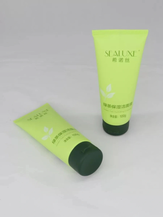 SEALUXE Green Tea yuz yuvish uchun namlantiruvchi skrab-gel, 100 g