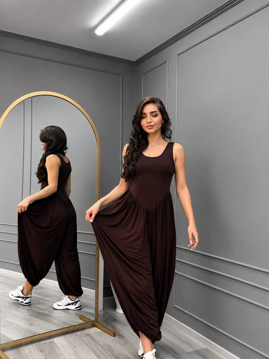 Ayollar uchun oversize kombinezon keng shimli va cho‘ntakli