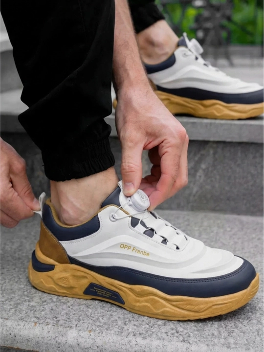 Erkaklar krossovkalari, zamshevыe, ekokoja