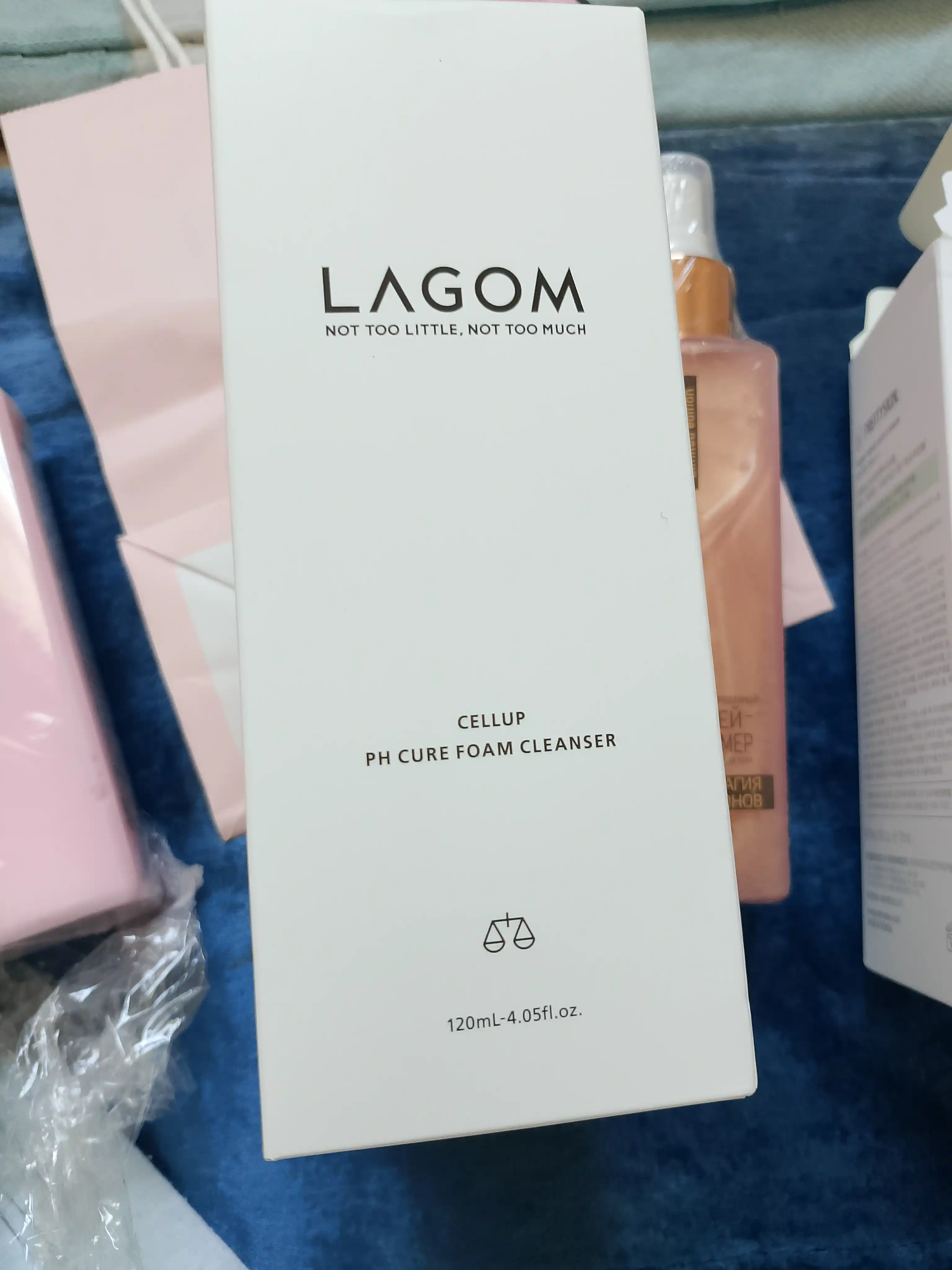 Normal, yog'li, ta'sirchan yuzlarga yuz yuvish ko'pigi, Lagom Cellup Ph Cure Foam Cleanser