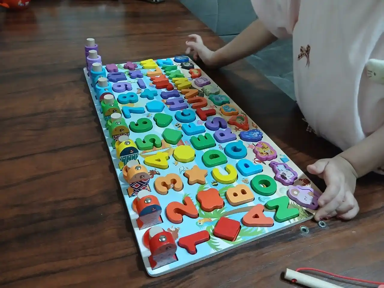 Montessori usuli bo‘yicha bolalar rivojlantiruvchi o‘yinchog‘i