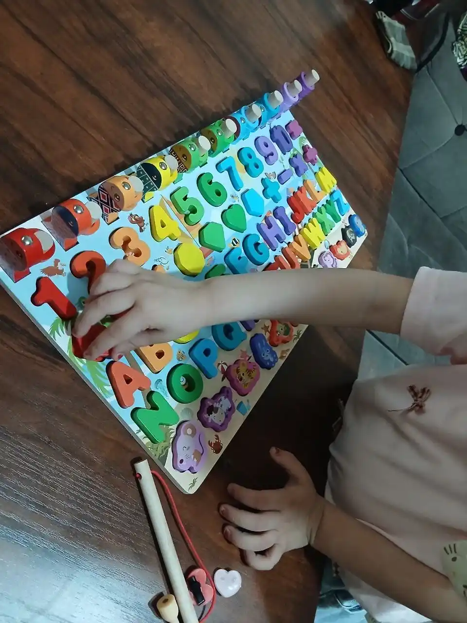 Montessori usuli bo‘yicha bolalar rivojlantiruvchi o‘yinchog‘i