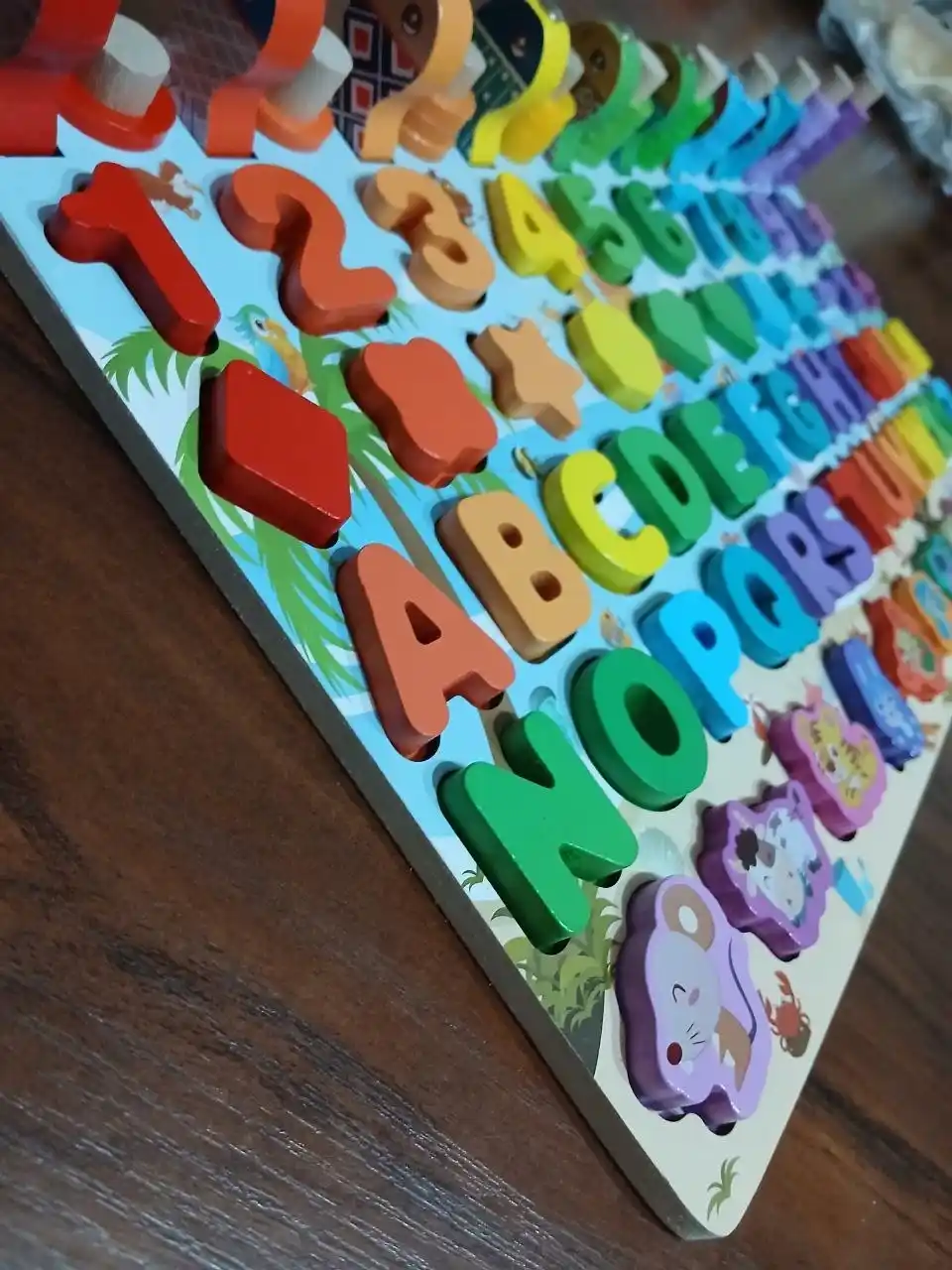 Montessori usuli bo‘yicha bolalar rivojlantiruvchi o‘yinchog‘i