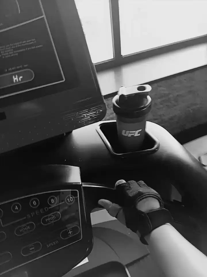 Спортивная бутылка для протеина и гейнера, шейкер унисекс