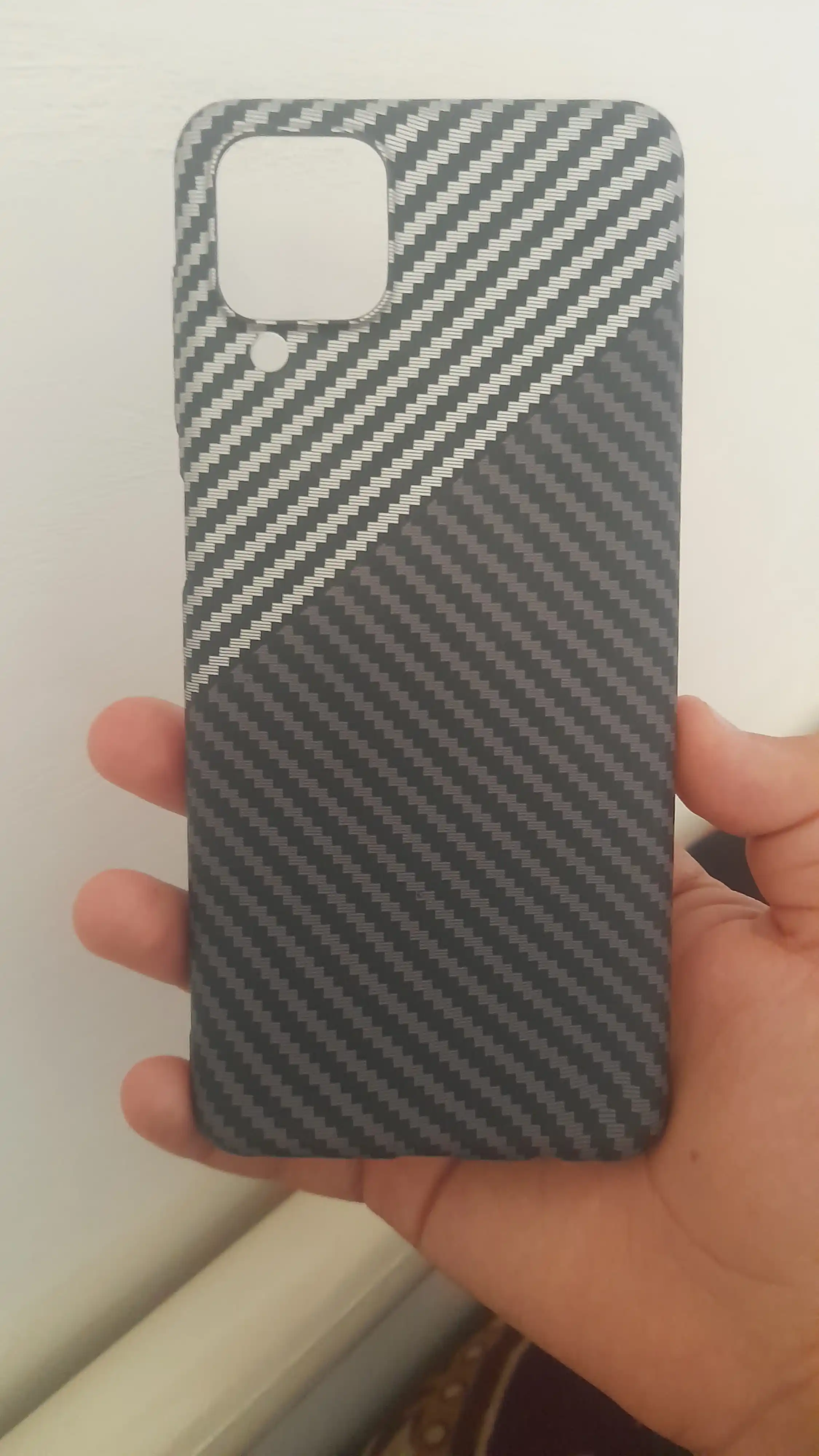 Карбоновый чехол для Samsung A25, A56, A16, A13, A34, A26, A35, A14, A17, A51, A07, A32,