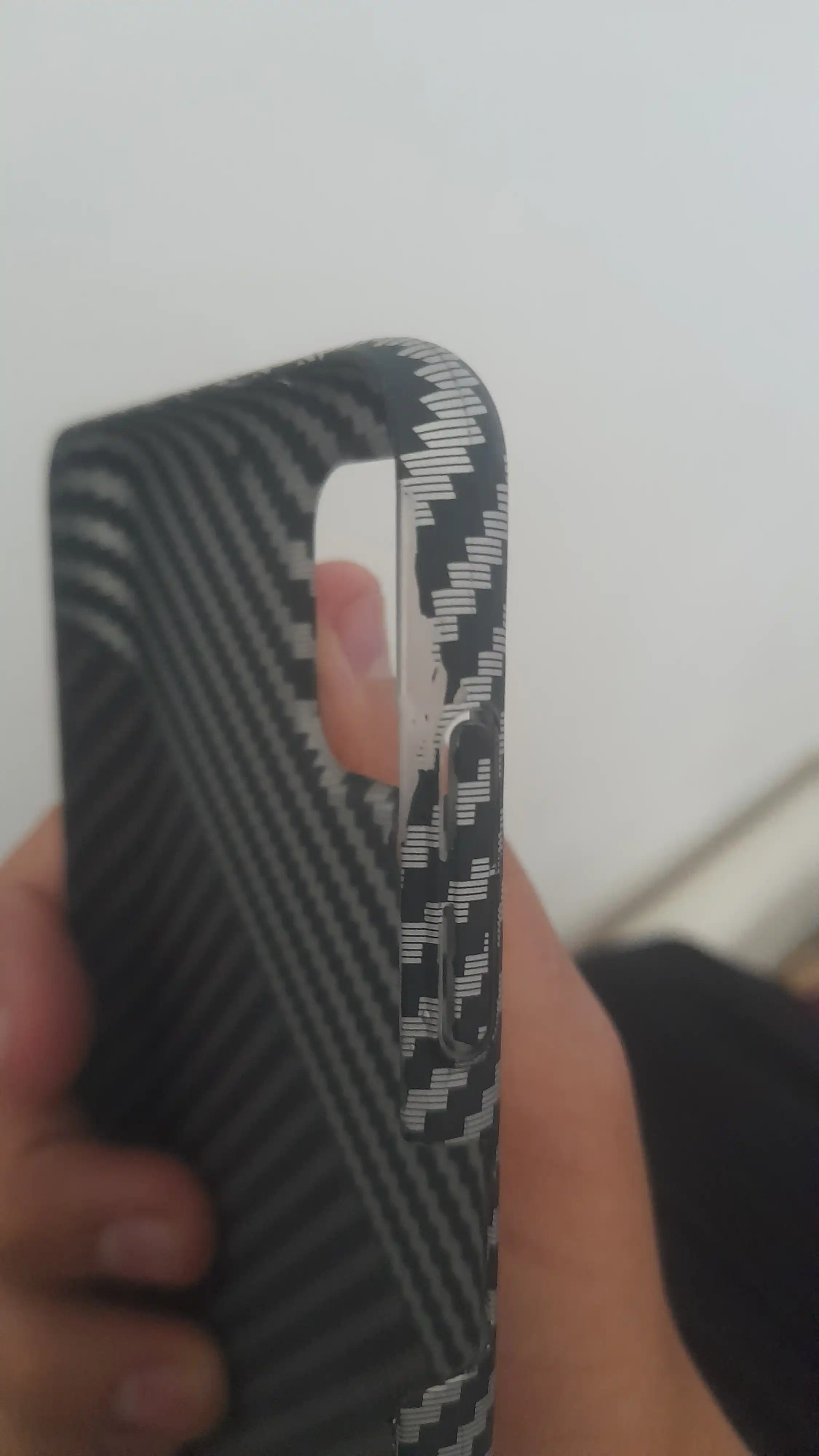 Карбоновый чехол для Samsung A25, A56, A16, A13, A34, A26, A35, A14, A17, A51, A07, A32,