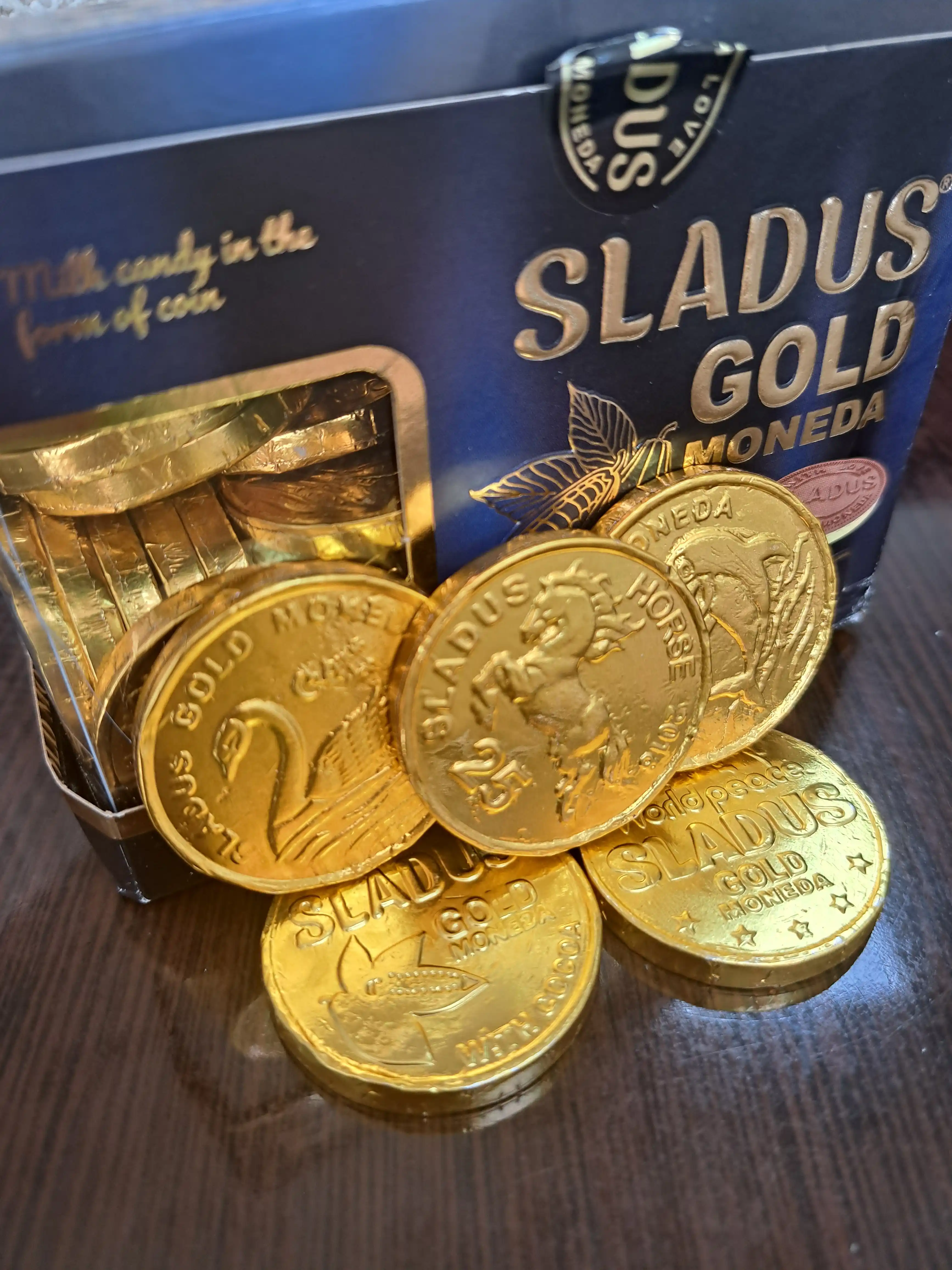 Шоколадные монеты, шошоладные конфеты в форме золотых монет от "Sladus"
