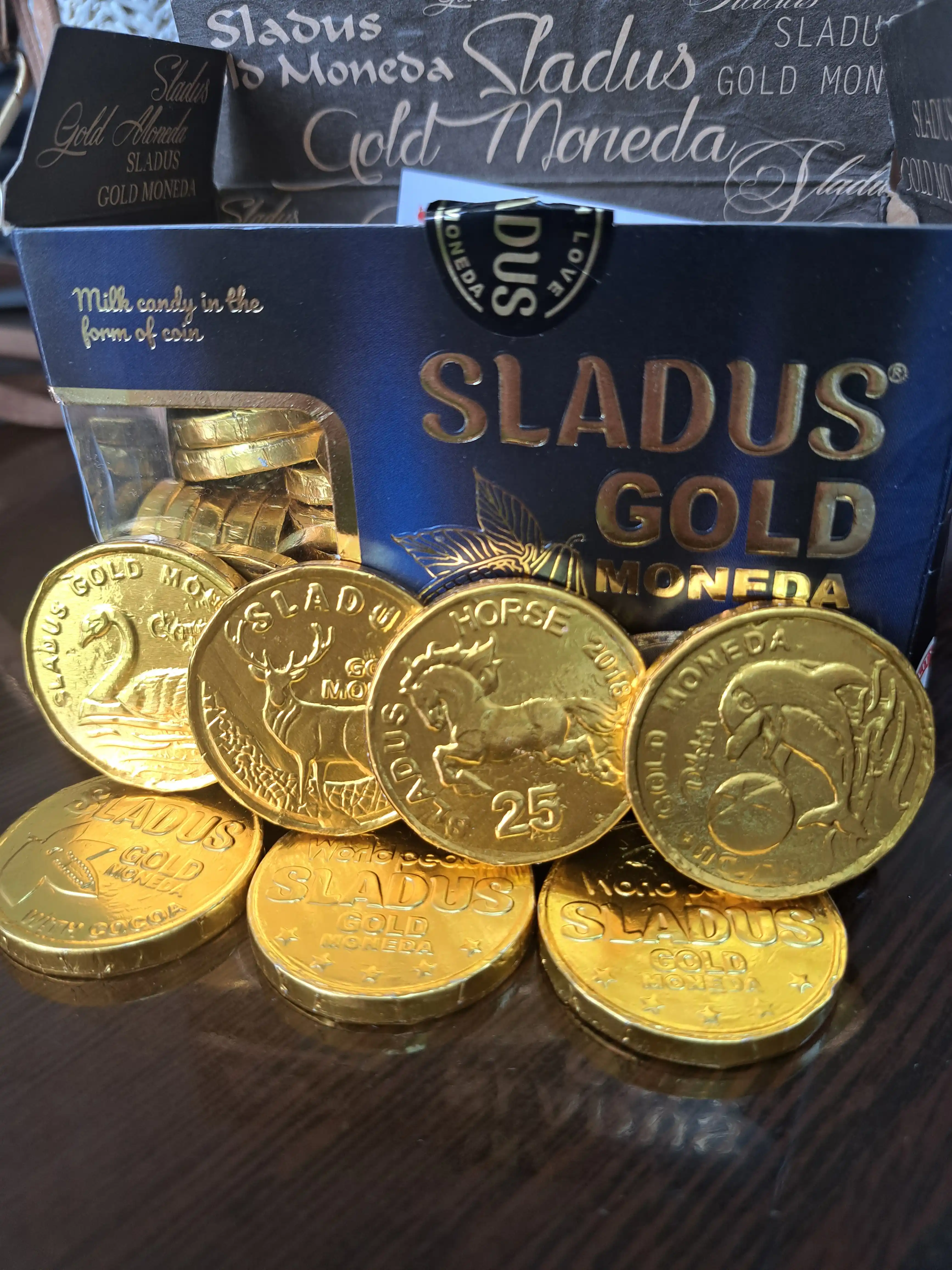Шоколадные монеты, шошоладные конфеты в форме золотых монет от "Sladus"