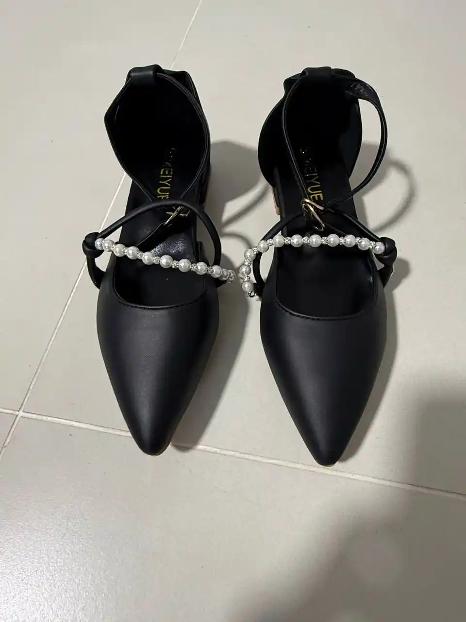 Женские туфли с острым носом, с жемчугом, на низком каблуке, модель slingback