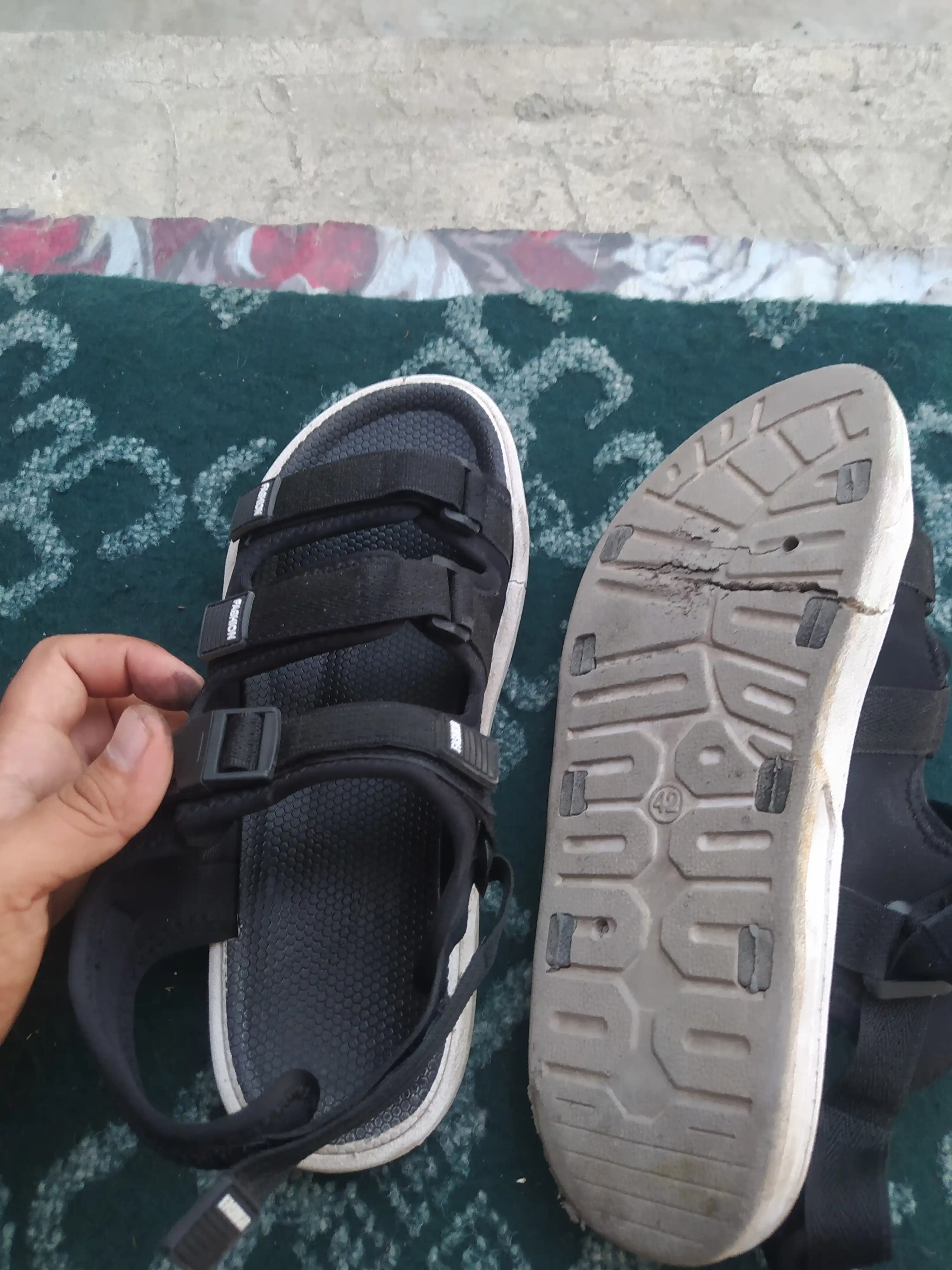 Erkaklar uchun sport sandal