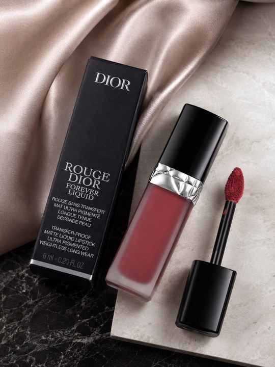 Матовая жидкая помада Dior Rouge Dior Forever Liquid 458 нежный коралловый оттенок
