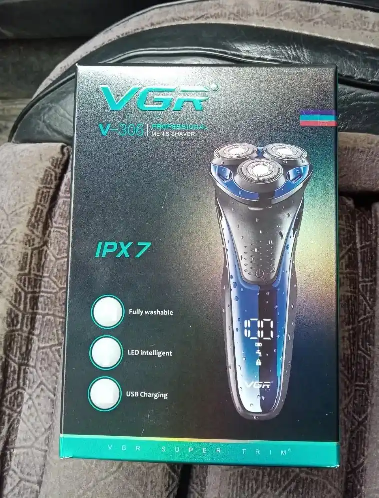 Quruq va nam soqol olish uchun elektr ustara, VGR V-306, 318