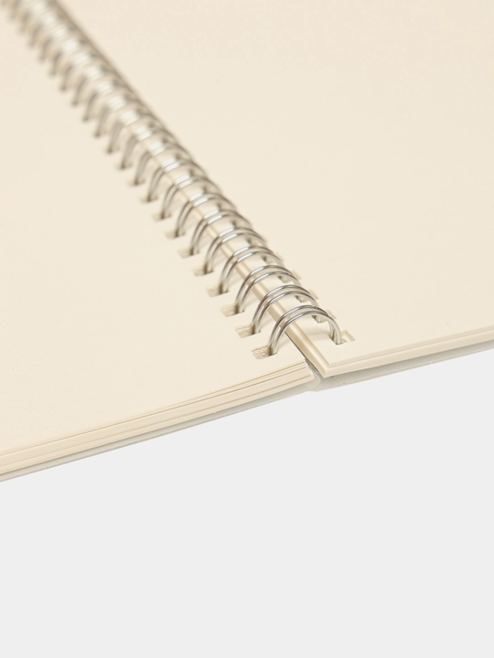 A5 va B5 formatdagi bloknot, minimalistik dizayn, shaffof muqova, 70 varaq katakli sahifa