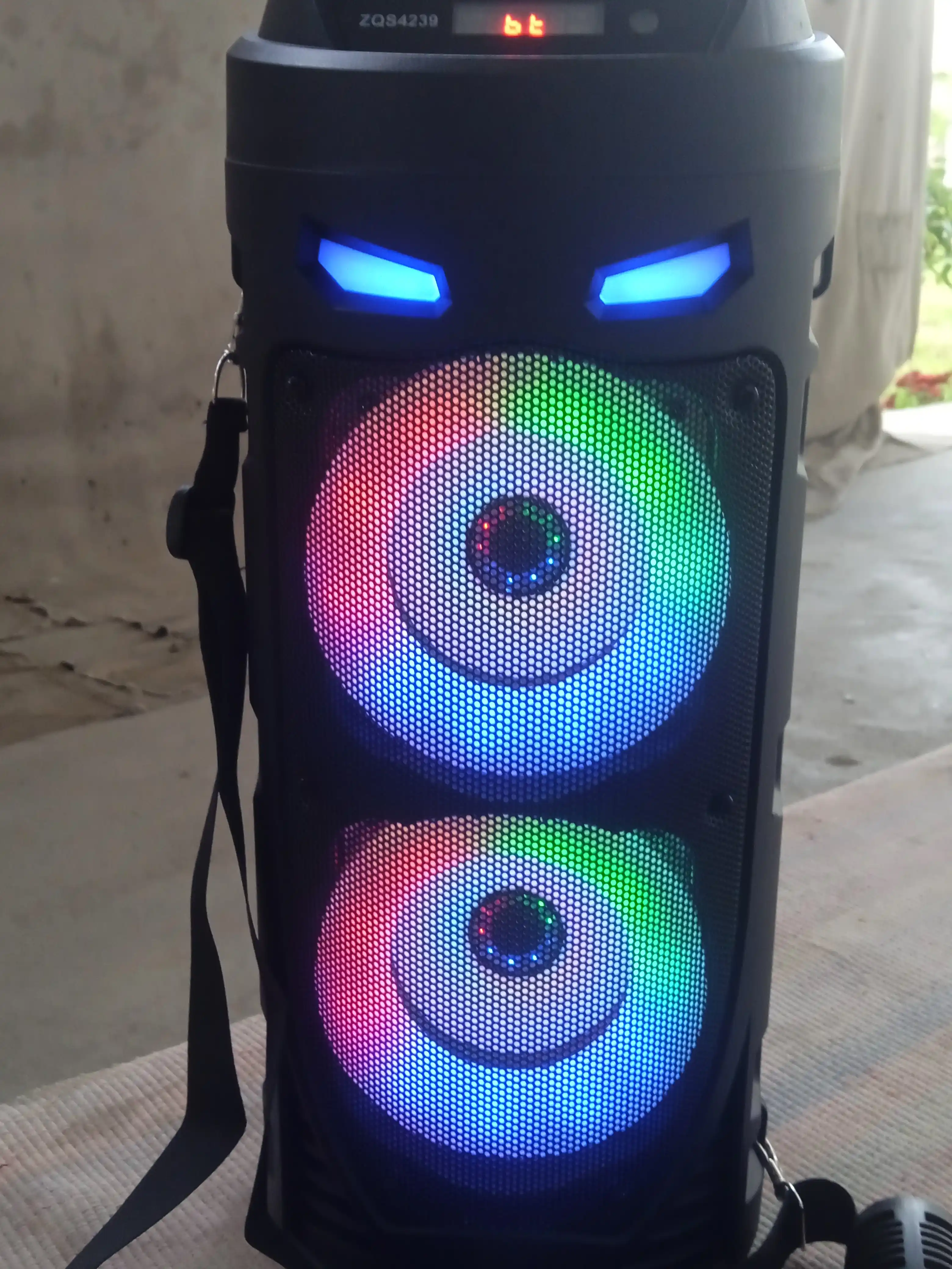 Katta Bluetooth simsiz karnay, karaoke, RGB yoritish, mikrofon va pult bilan