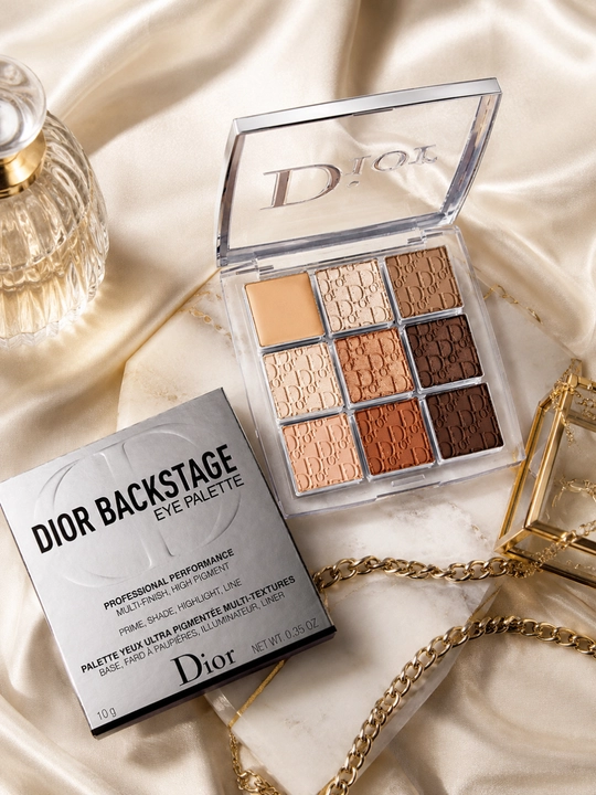 Ko‘z makiyaji uchun paletka Dior Backstage Eyeshadow Palette 001 issiq nude ranglarda