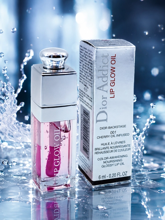 Dior Lip Glow Oil 001 Pink lab uchun yaltiroq namlantiruvchi moyi, nafis pushti yaltiroq ta’sirga ega