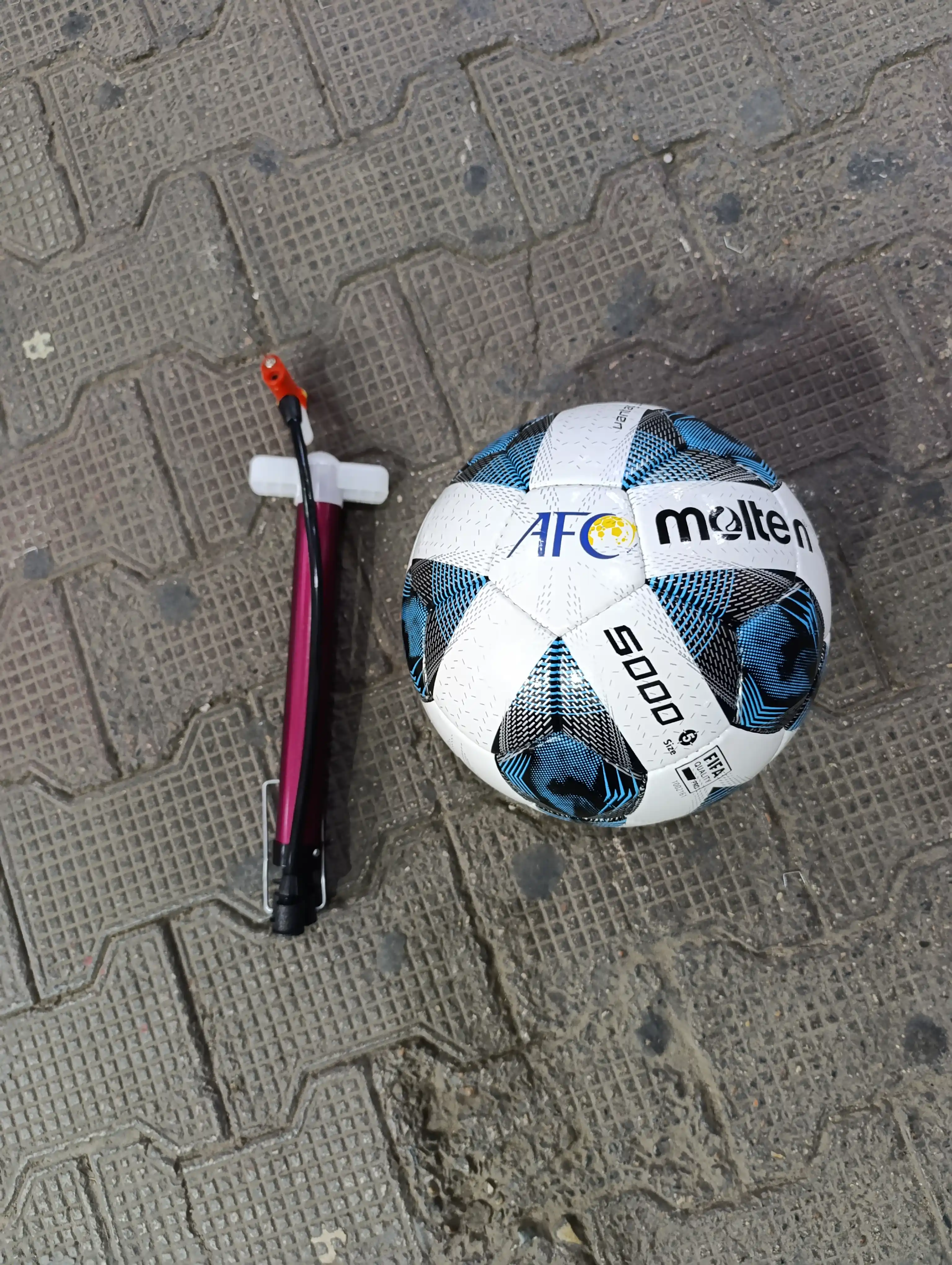 Professional futbol to‘pi Molten+ nasos va igna sovg‘a sifatida beriladi