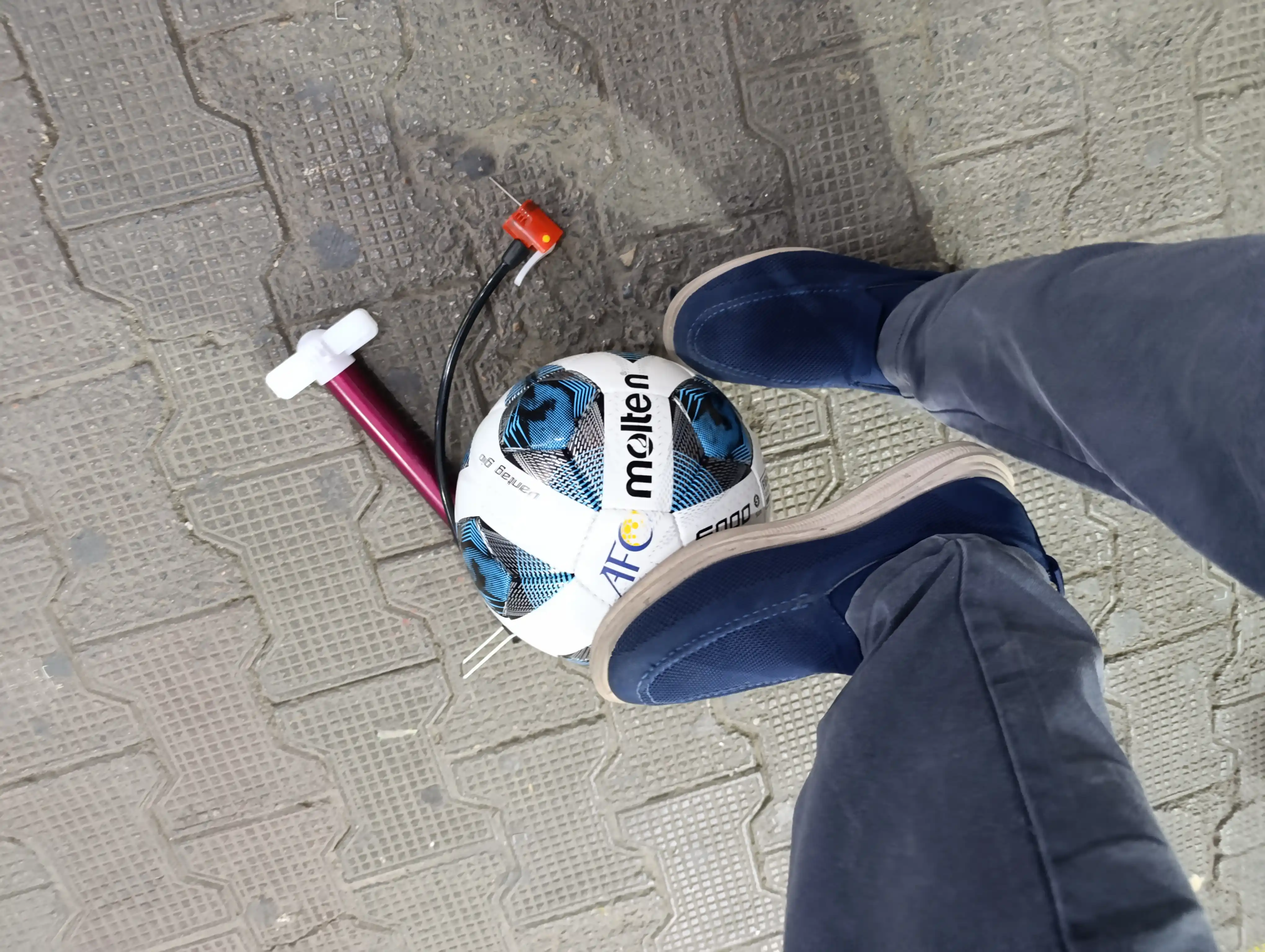 Professional futbol to‘pi Molten+ nasos va igna sovg‘a sifatida beriladi