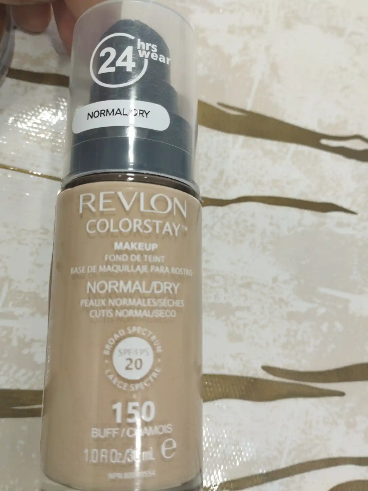 Normal va quruq teri uchun Revlon ColorStay 24h namlantiruvchi tonal kremi, 30 ml