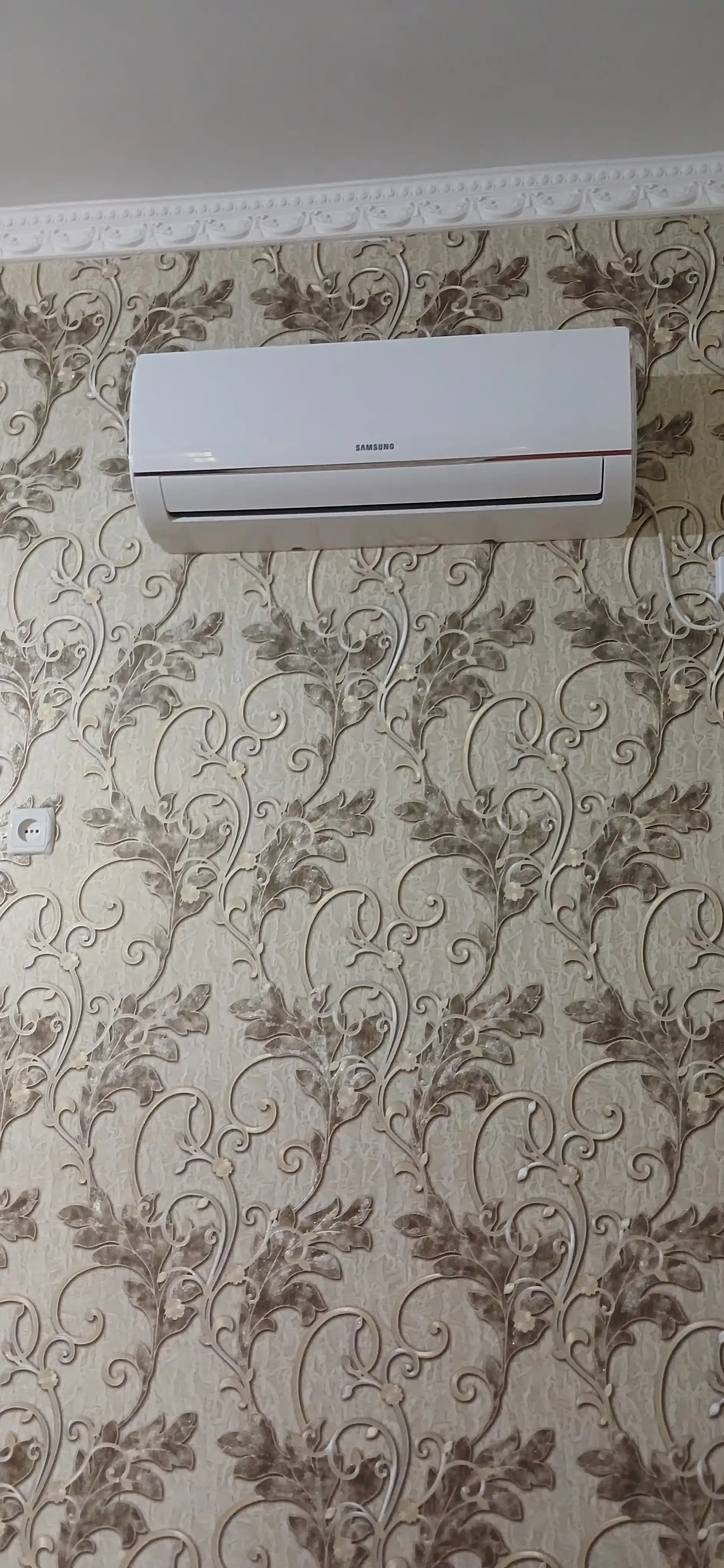 Invertorli konditsioner Samsung 12 kBTU AR12DXHQASINEV, 35 m² gacha xonalar uchun