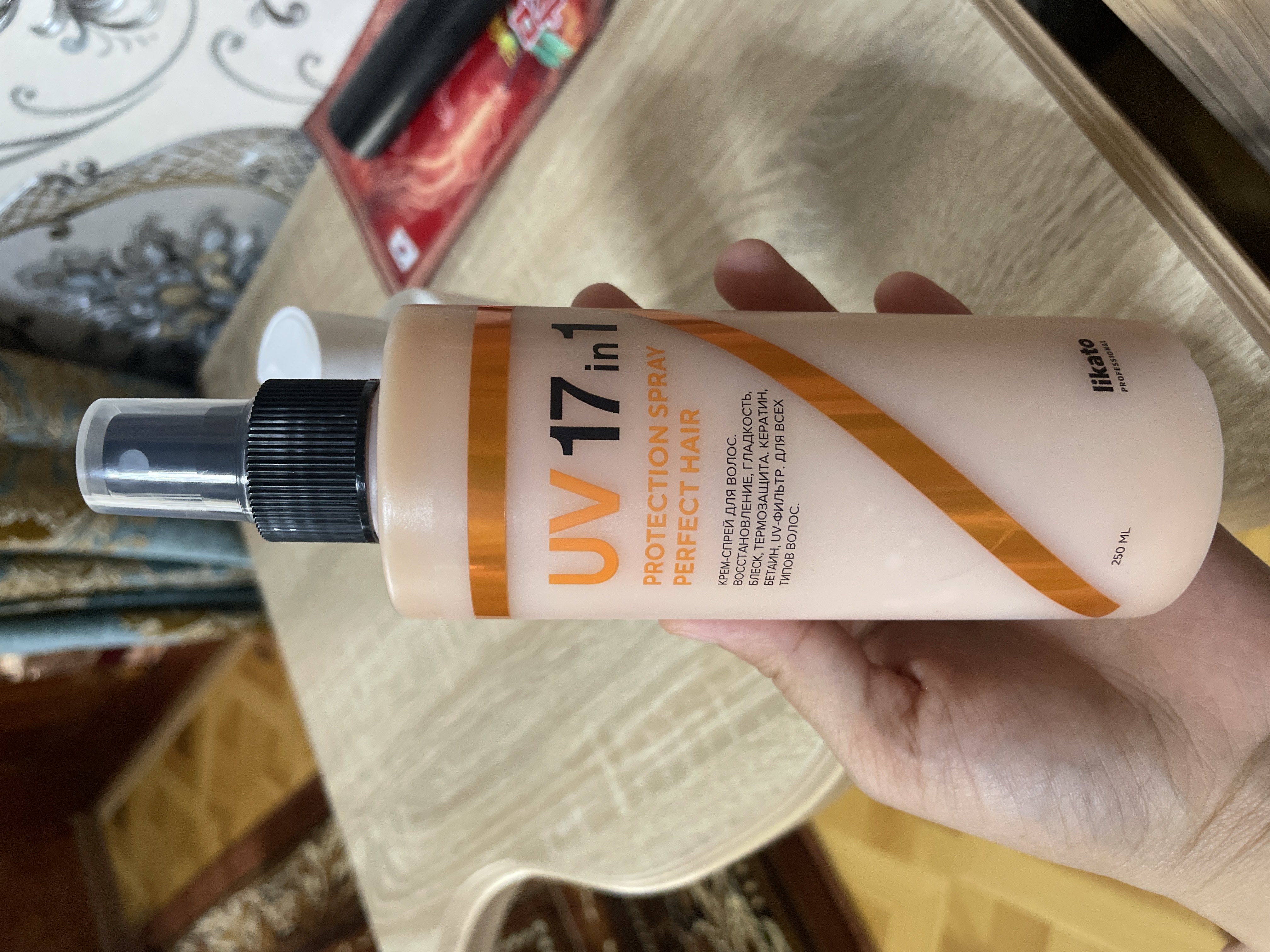 LIKATO Professional Sochlar uchun 17 in 1 krem-spray, UV himoya bilan, 250 ml