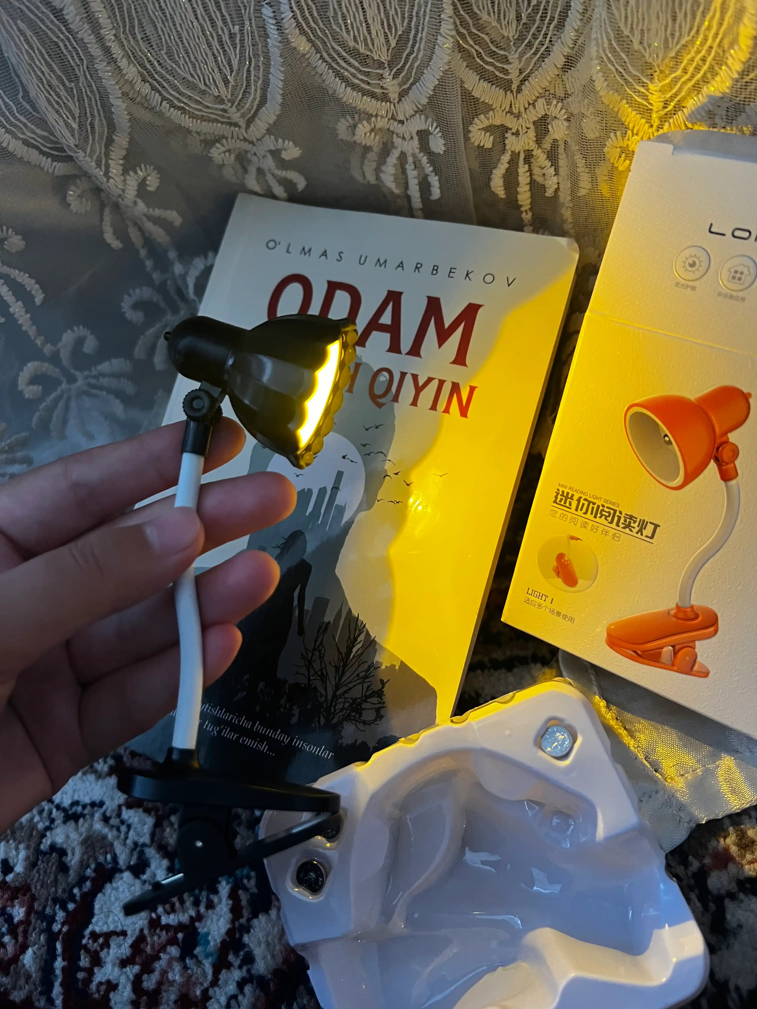 Kitob o‘qish uchun mini LED lampa – klipsali, yumshoq yorug‘lik, 360° egiluvchan, 16 sm