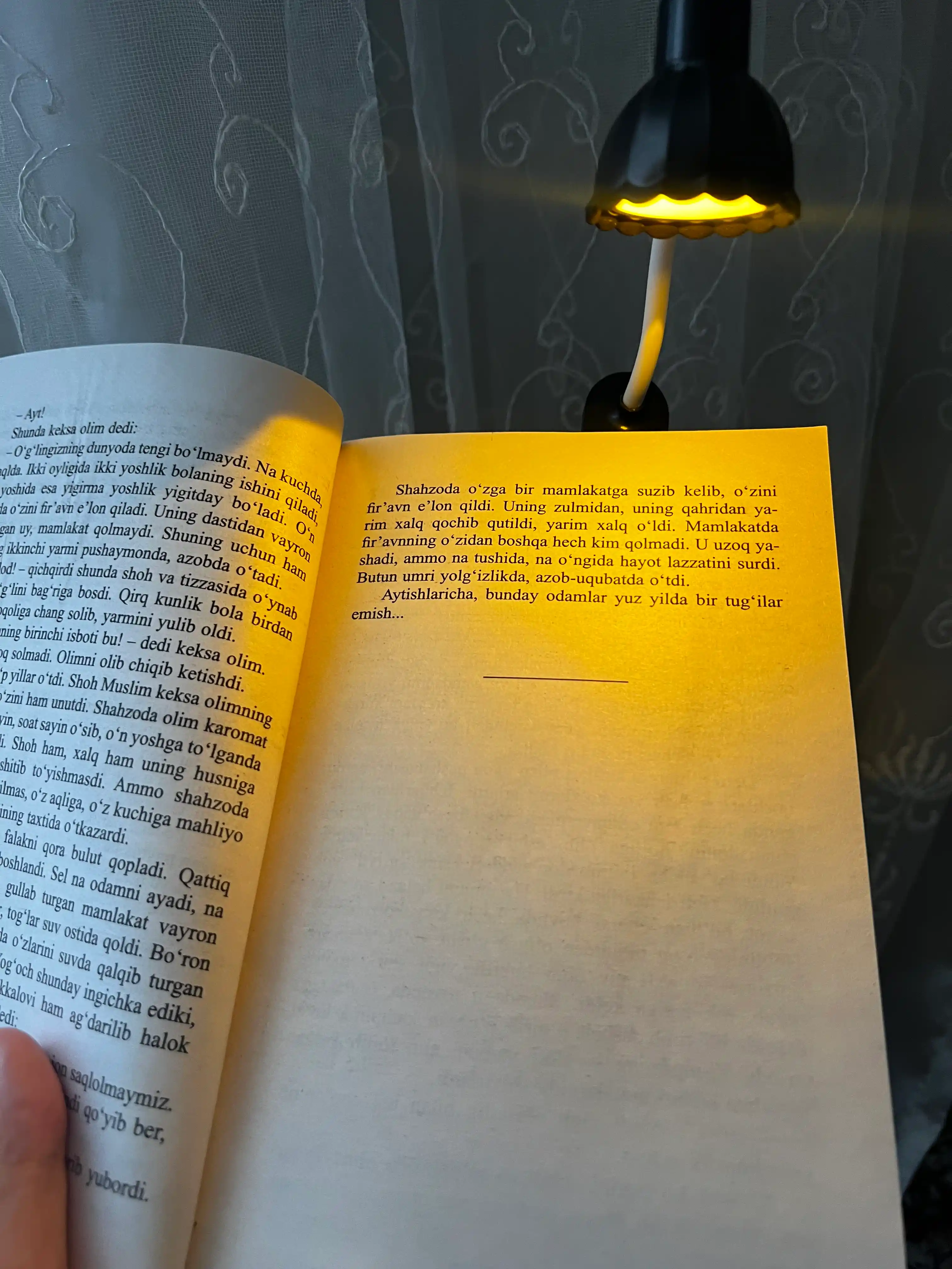 Kitob o‘qish uchun mini LED lampa – klipsali, yumshoq yorug‘lik, 360° egiluvchan, 16 sm