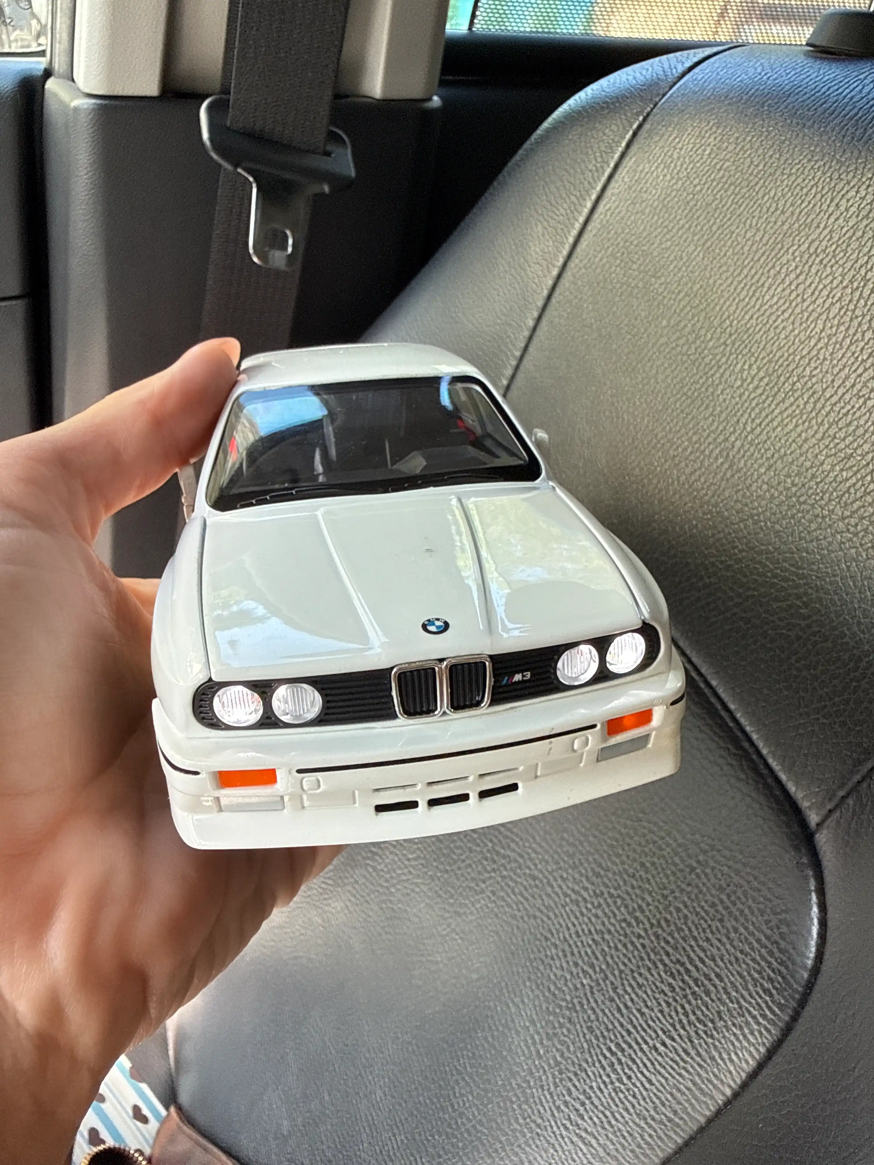 Metall mashina BMW M3 E30 1988, 1/24 metal, 20 sm