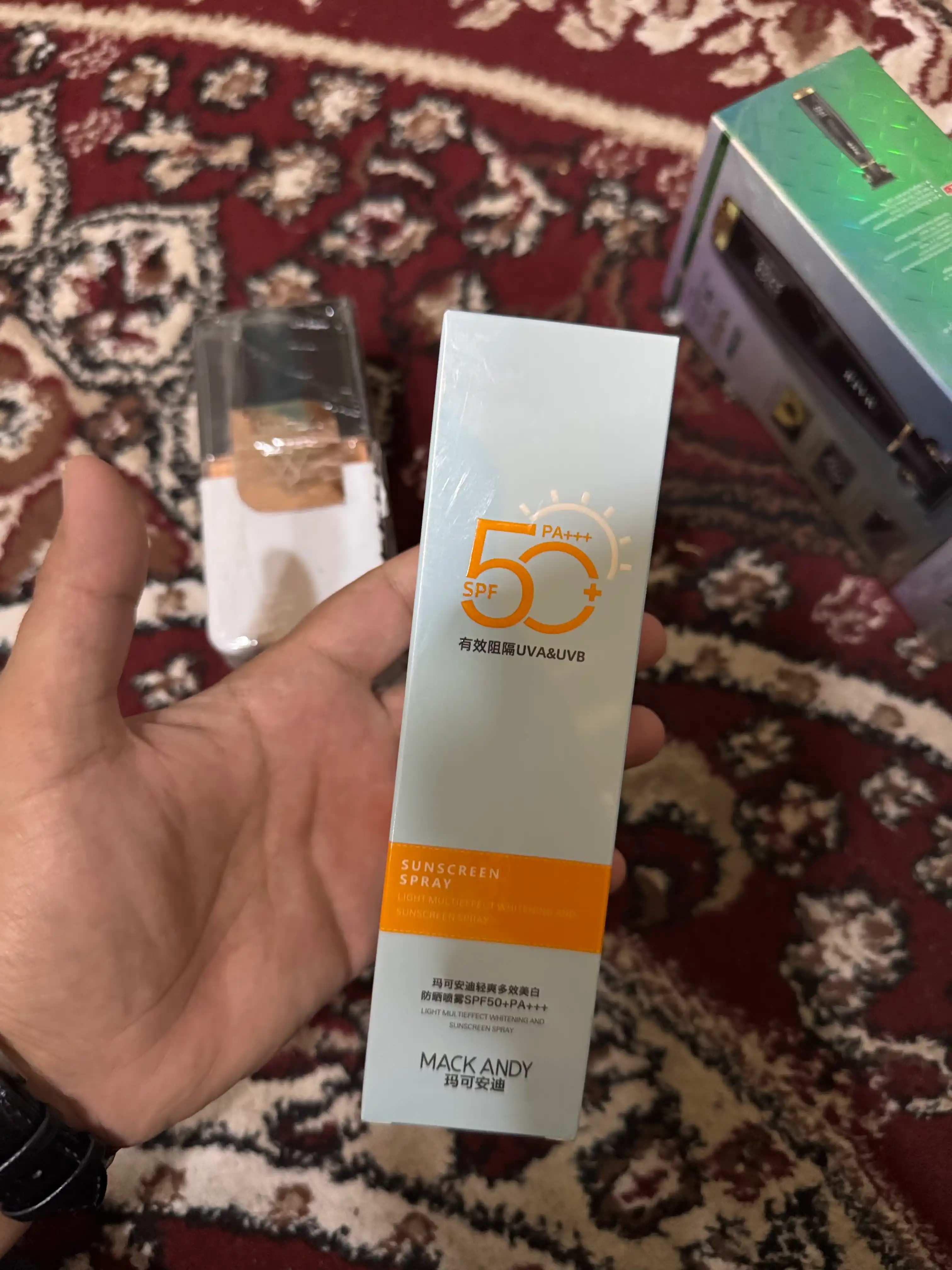SPF zagar yuz va tana uchun quyoshdan saqlovchi sprey 50+