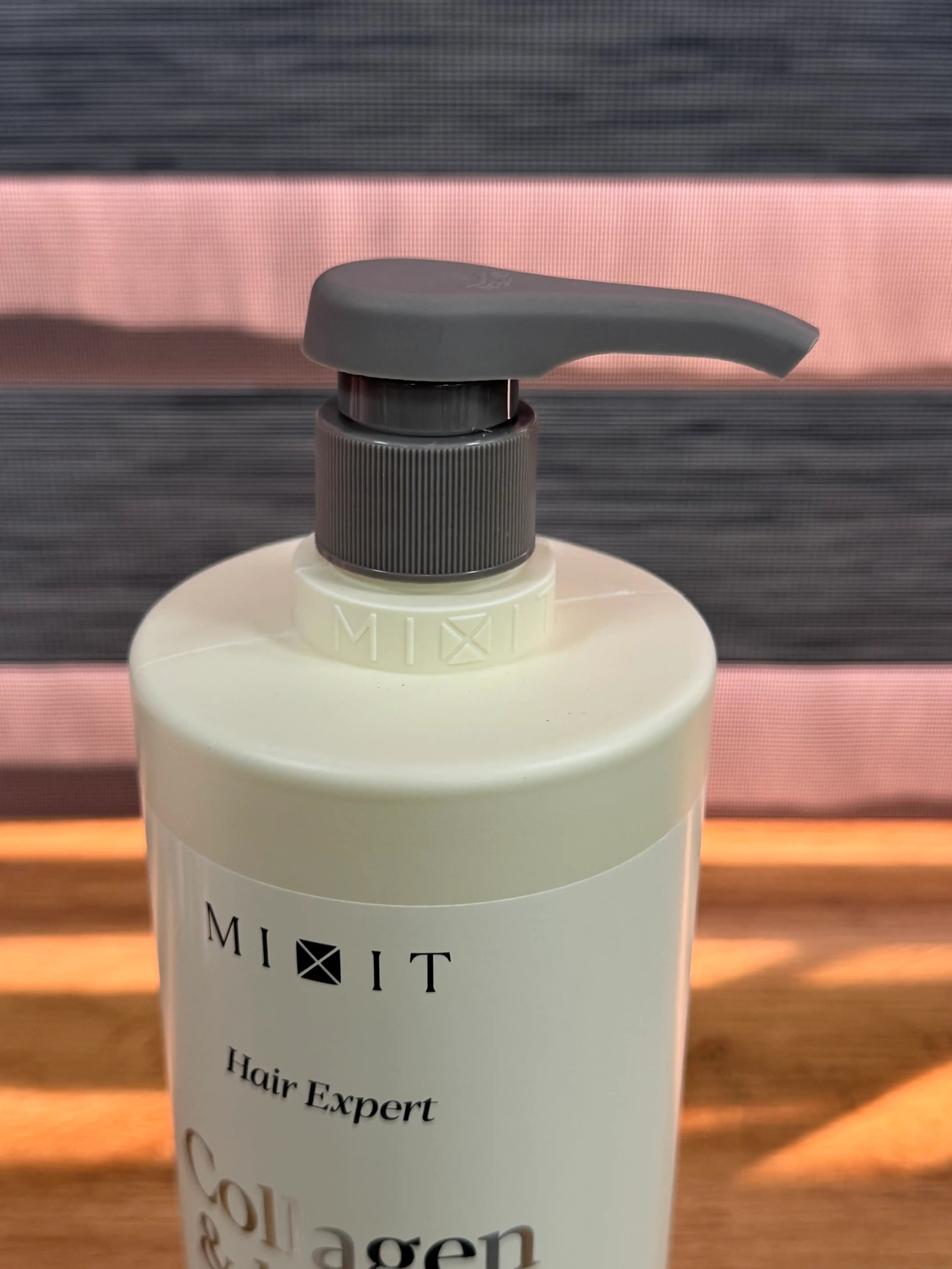 MIXIT Collagen & Biotin tiklovchi balzam-konditsioner, 1000 ml