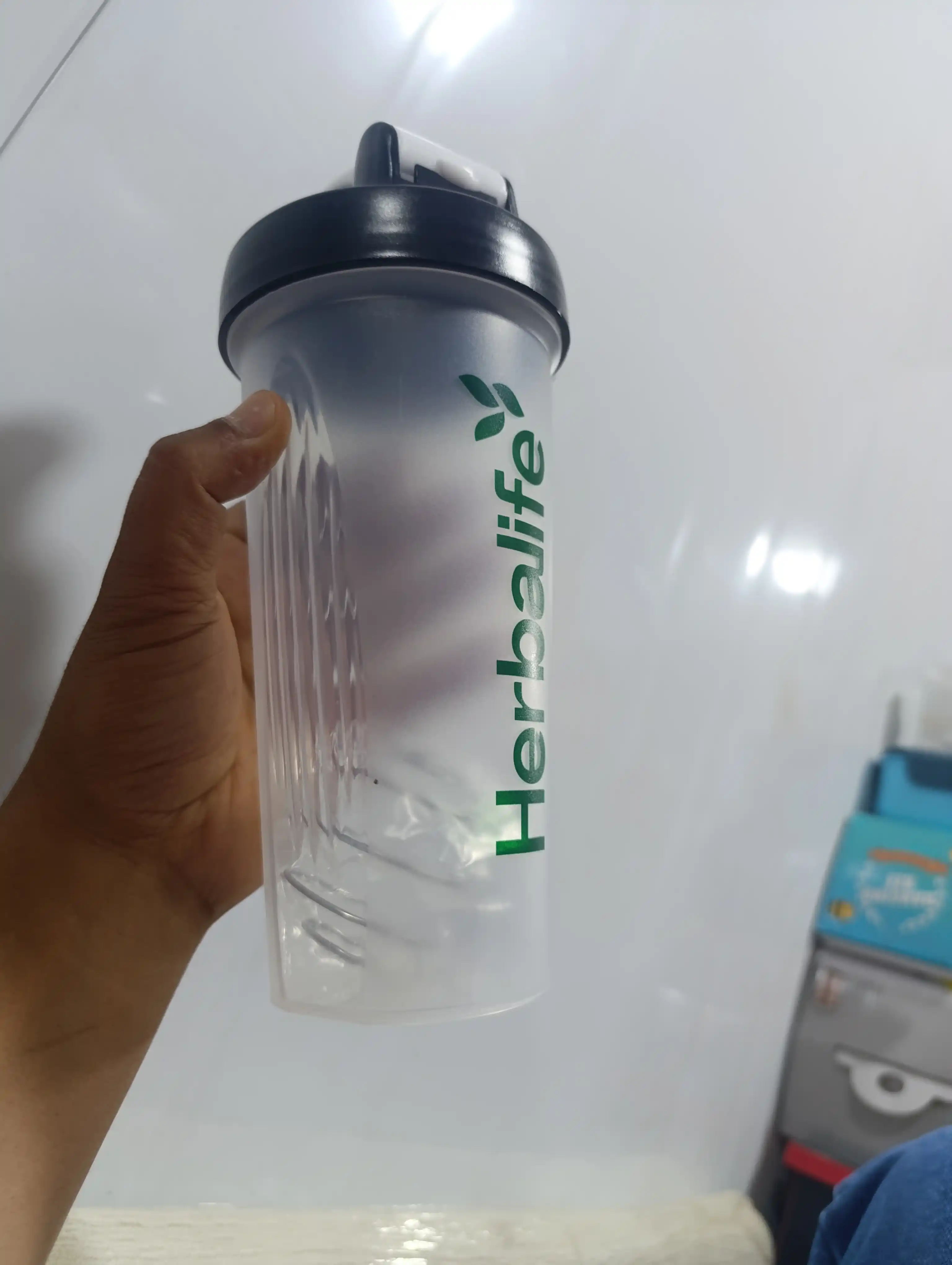 Sport shaker 600 ml – protein va kokteyl uchun, venchikli, o‘lchovli, germetik qopqoq