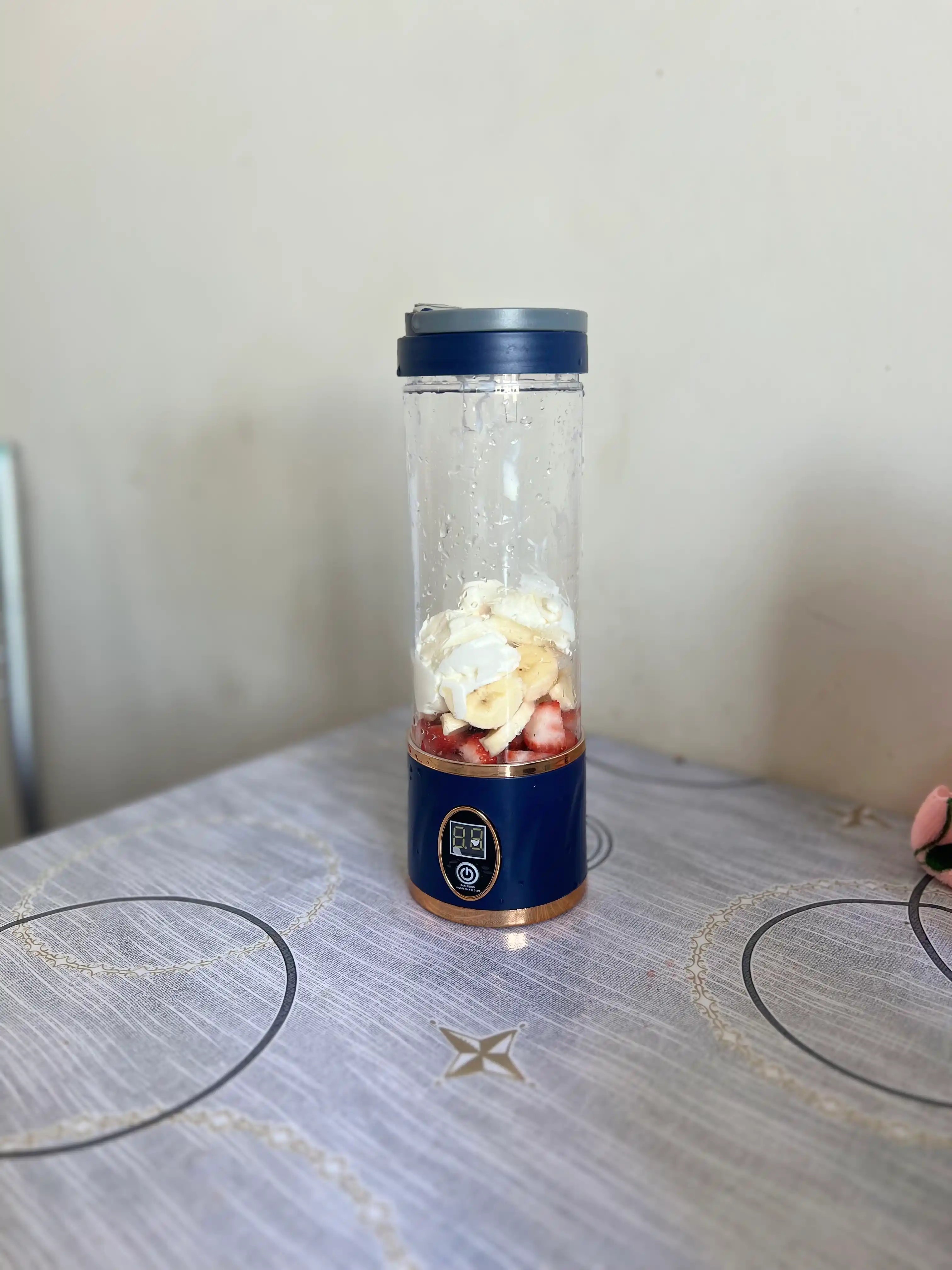 Portativ mini blender (Juice Cup), USB, LED displey, smoothie uchun