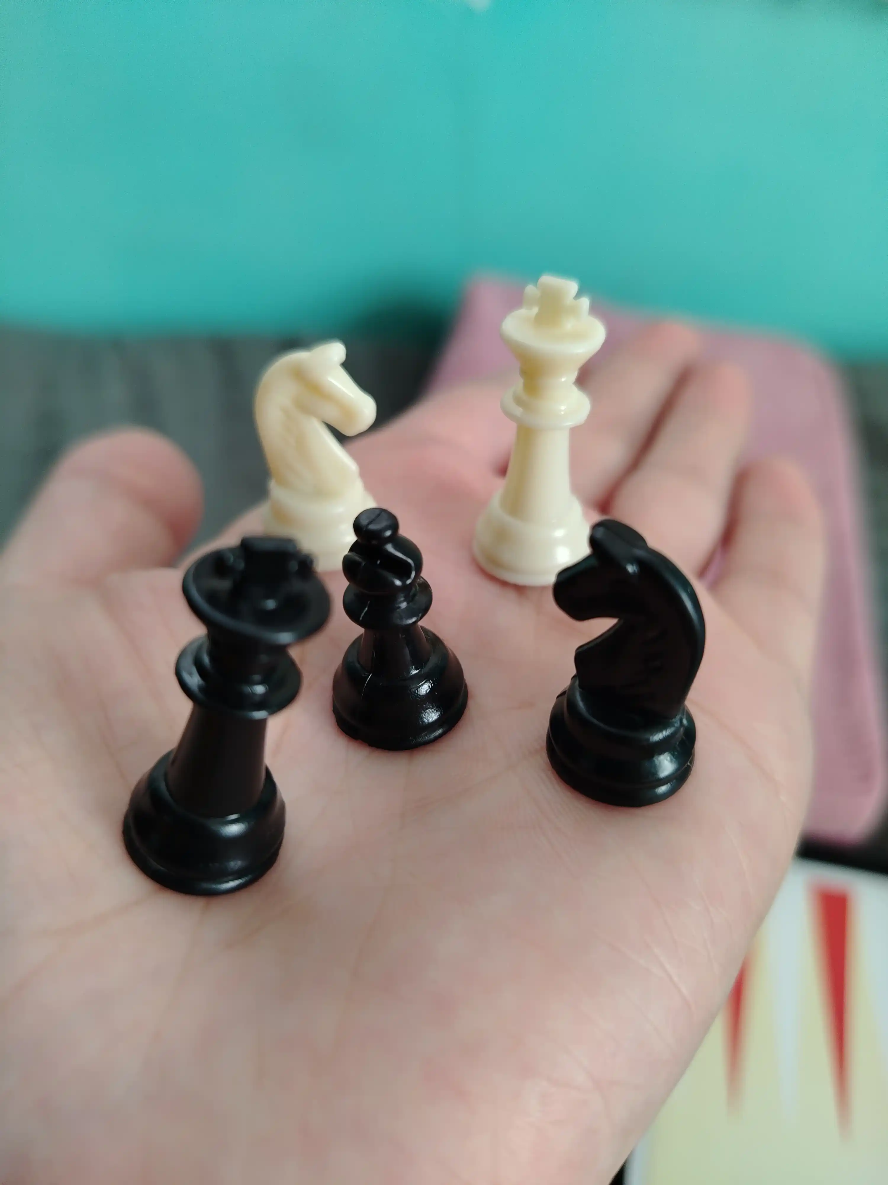 Magnitli o'yin 3-i 1-da: Shaxmat, Shashka, Narda